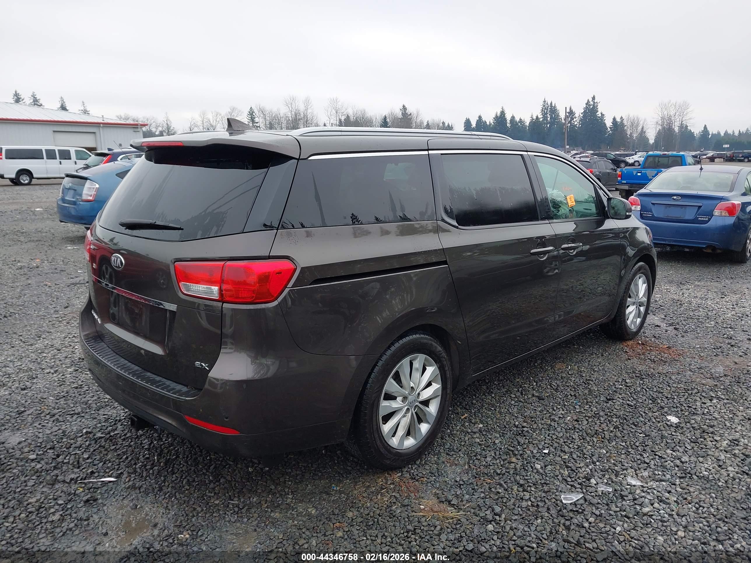 KIA SEDONA image 4
