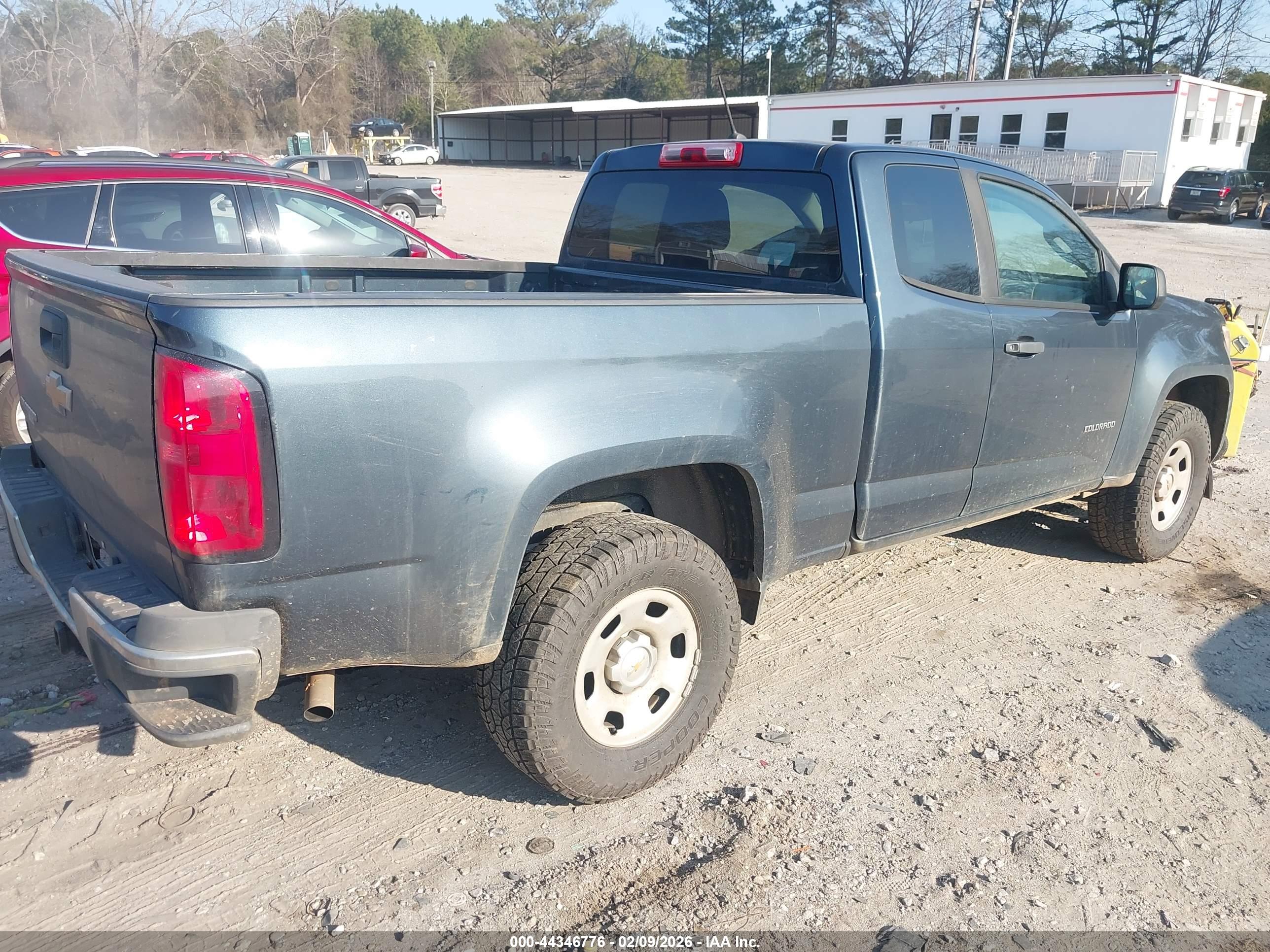 CHEVROLET COLORADO image 4