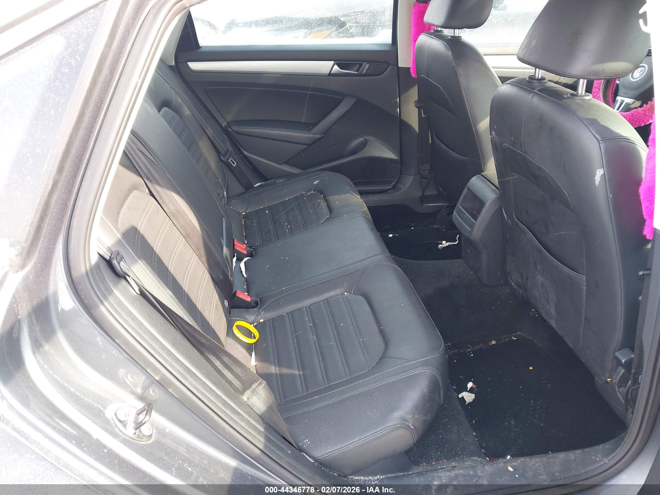 VOLKSWAGEN PASSAT image 8