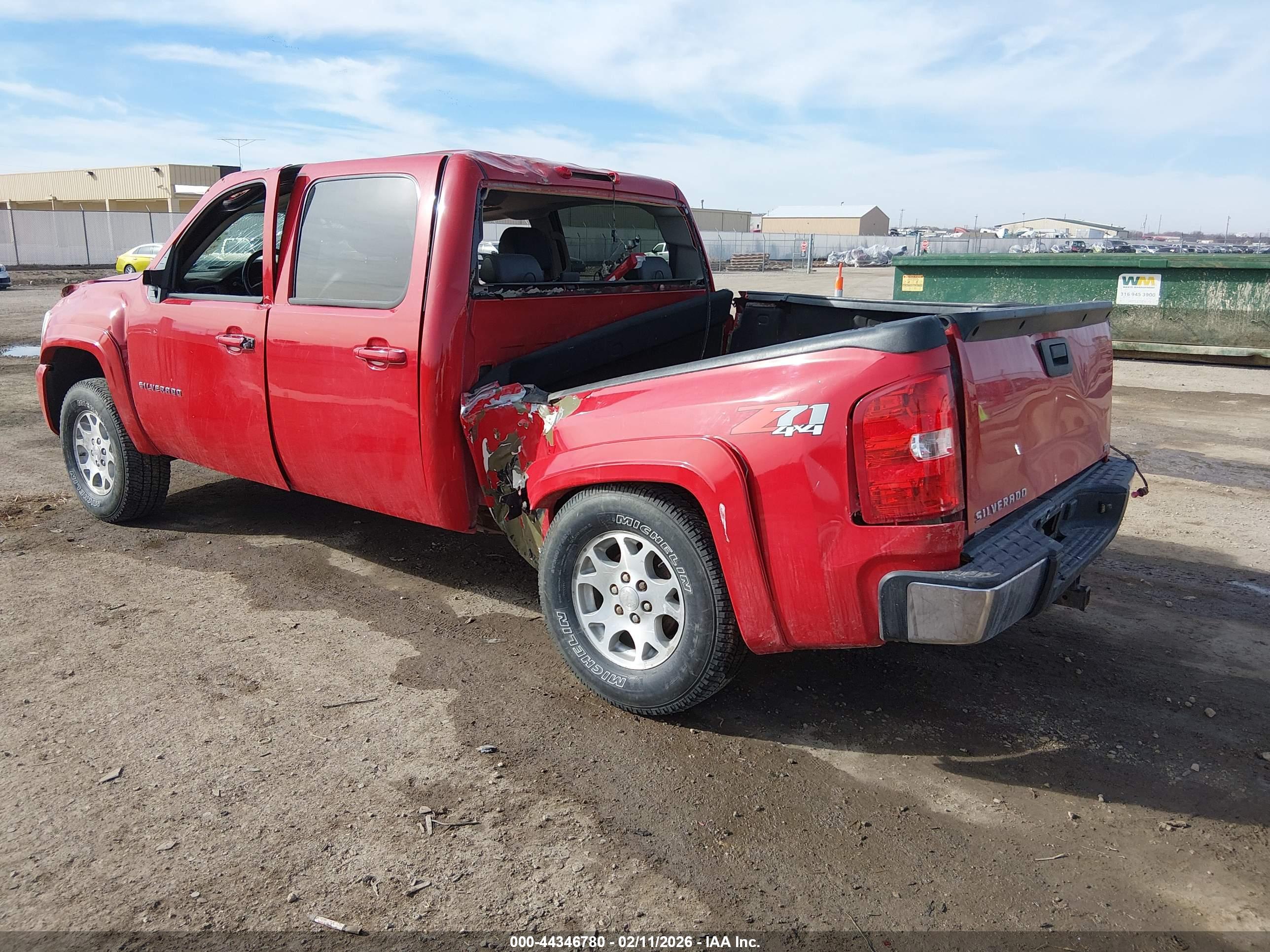 CHEVROLET SILVERADO image 3