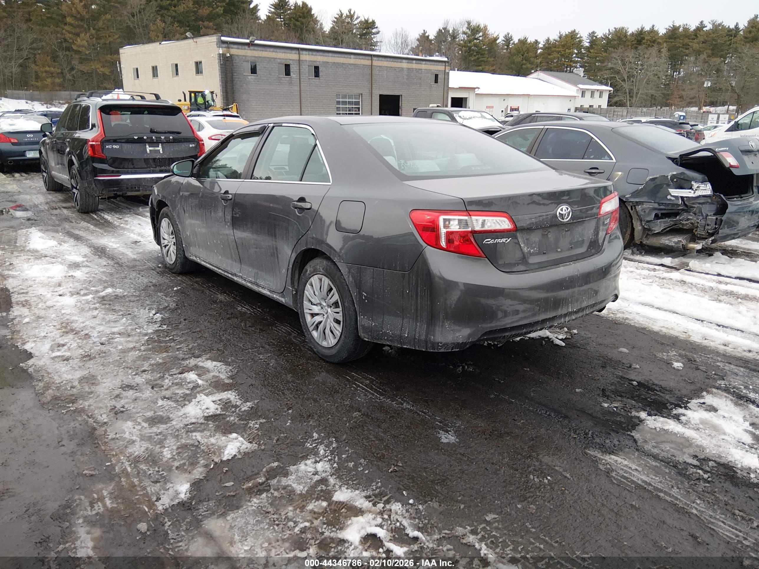 TOYOTA CAMRY image 3