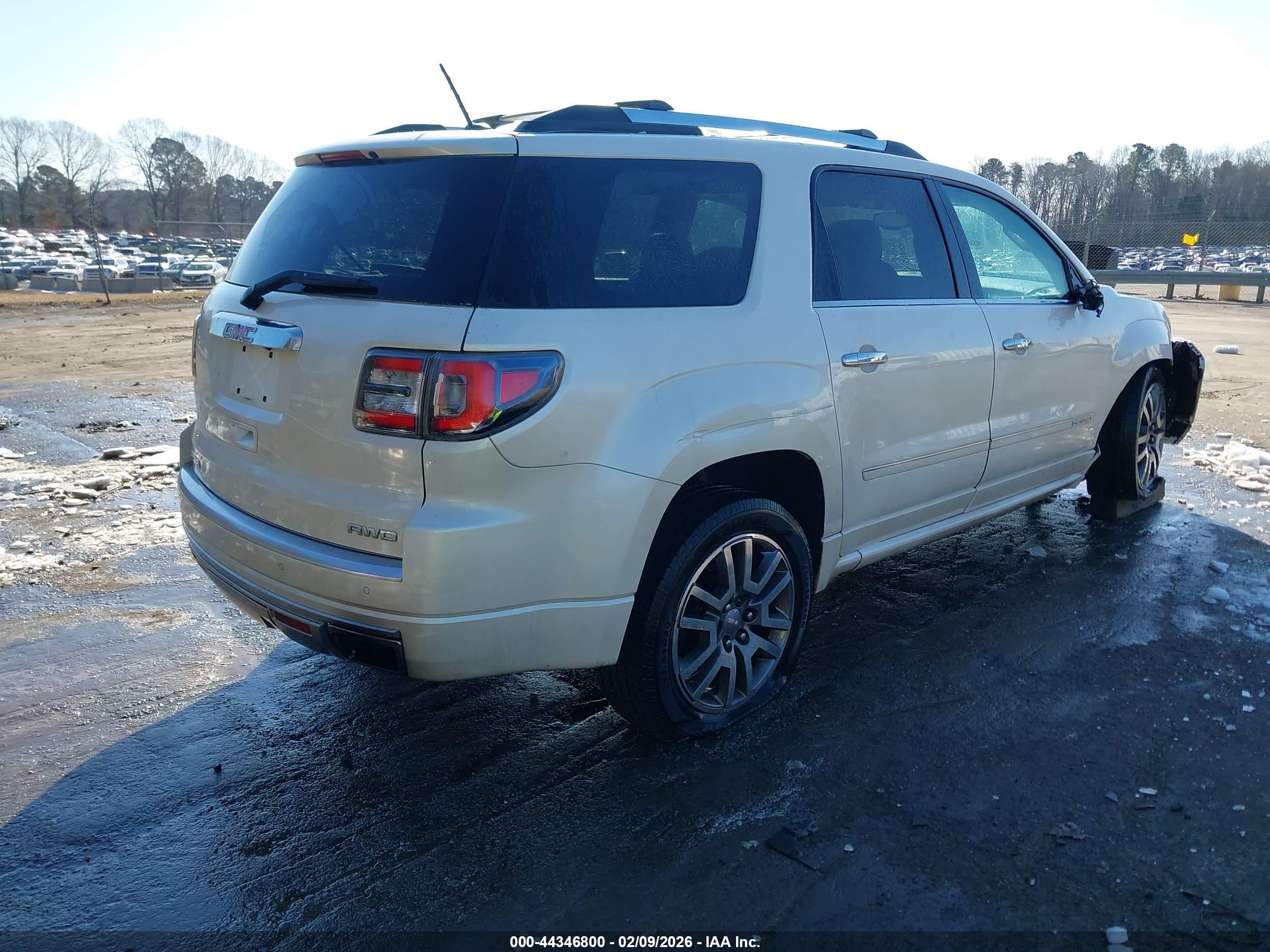 GMC ACADIA image 4