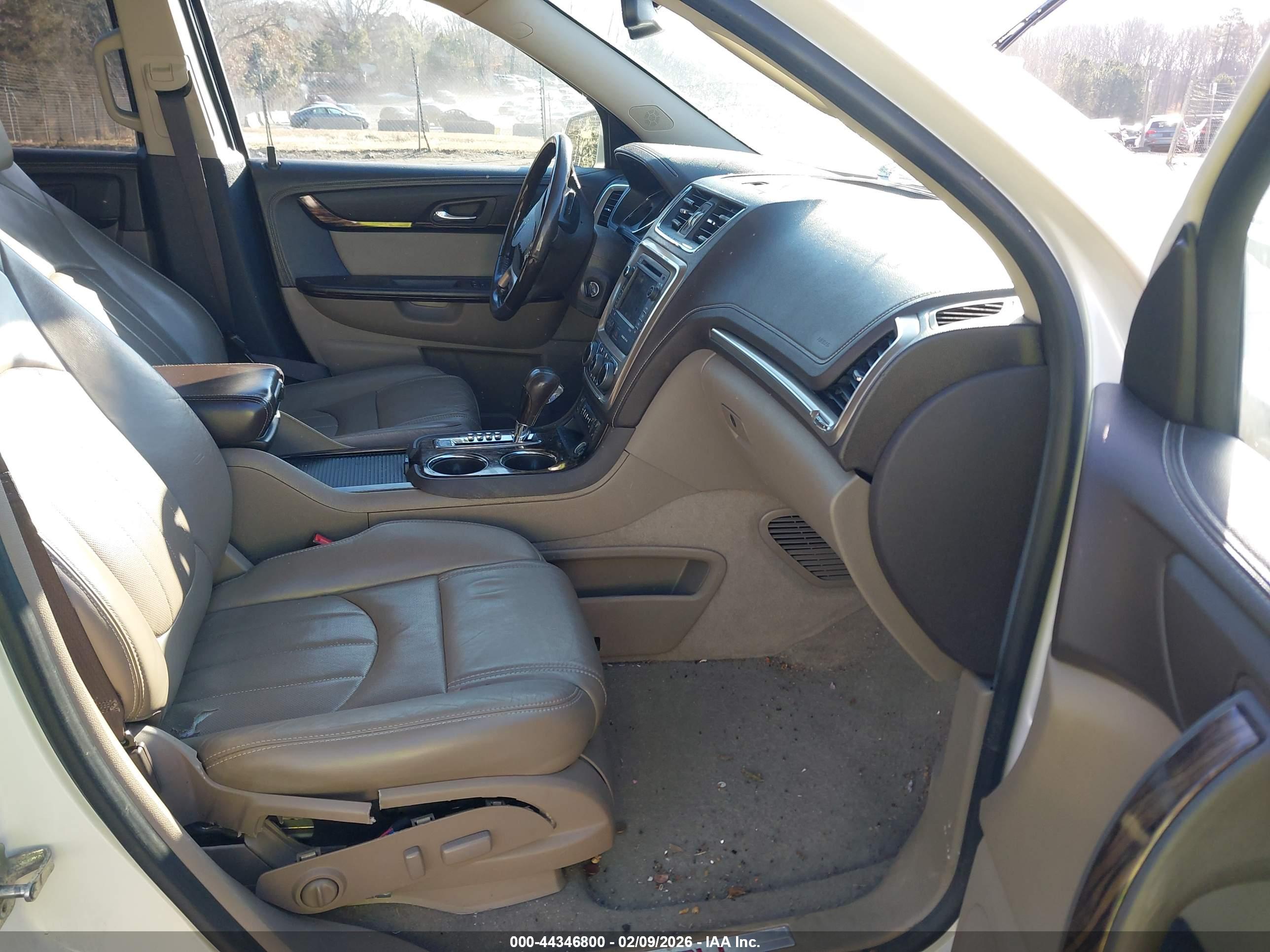 GMC ACADIA image 5