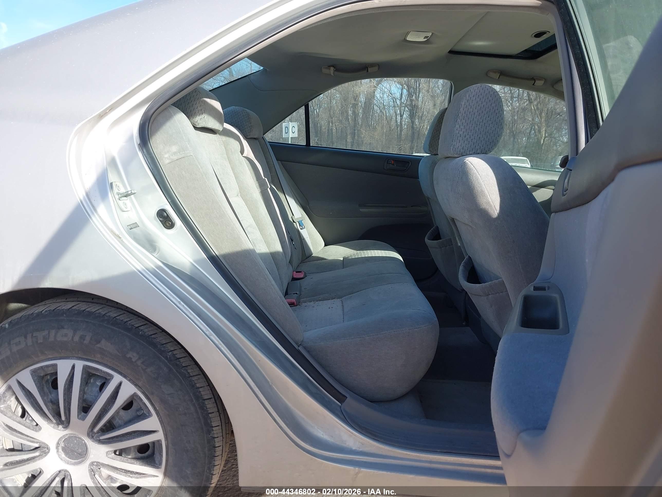 TOYOTA CAMRY image 8