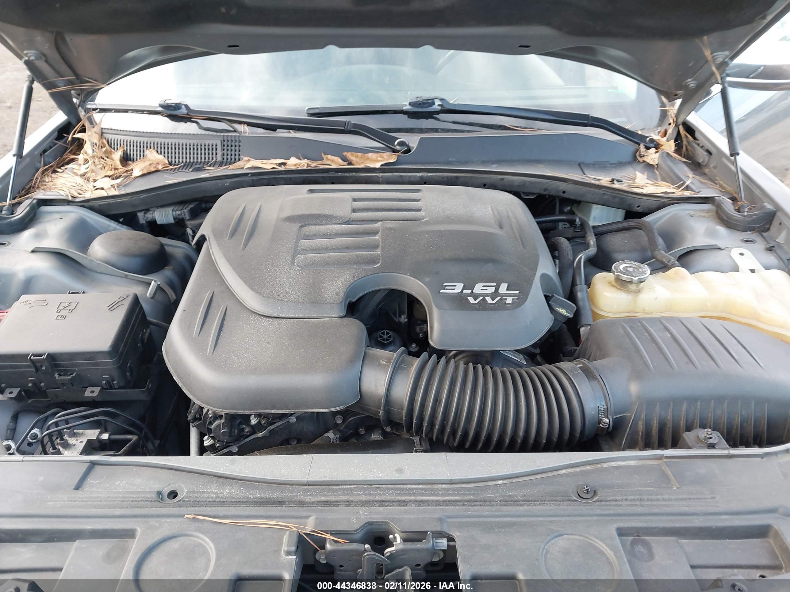 CHRYSLER 300 image 10