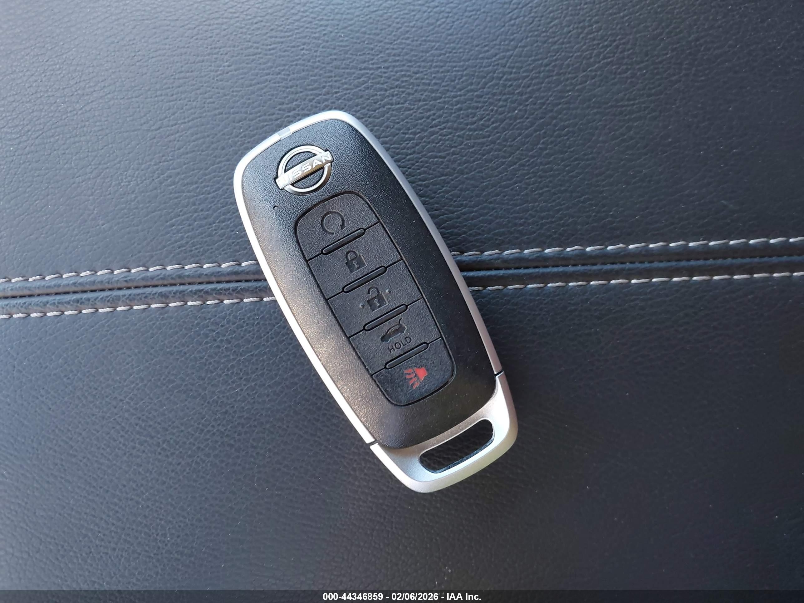 NISSAN MURANO image 11