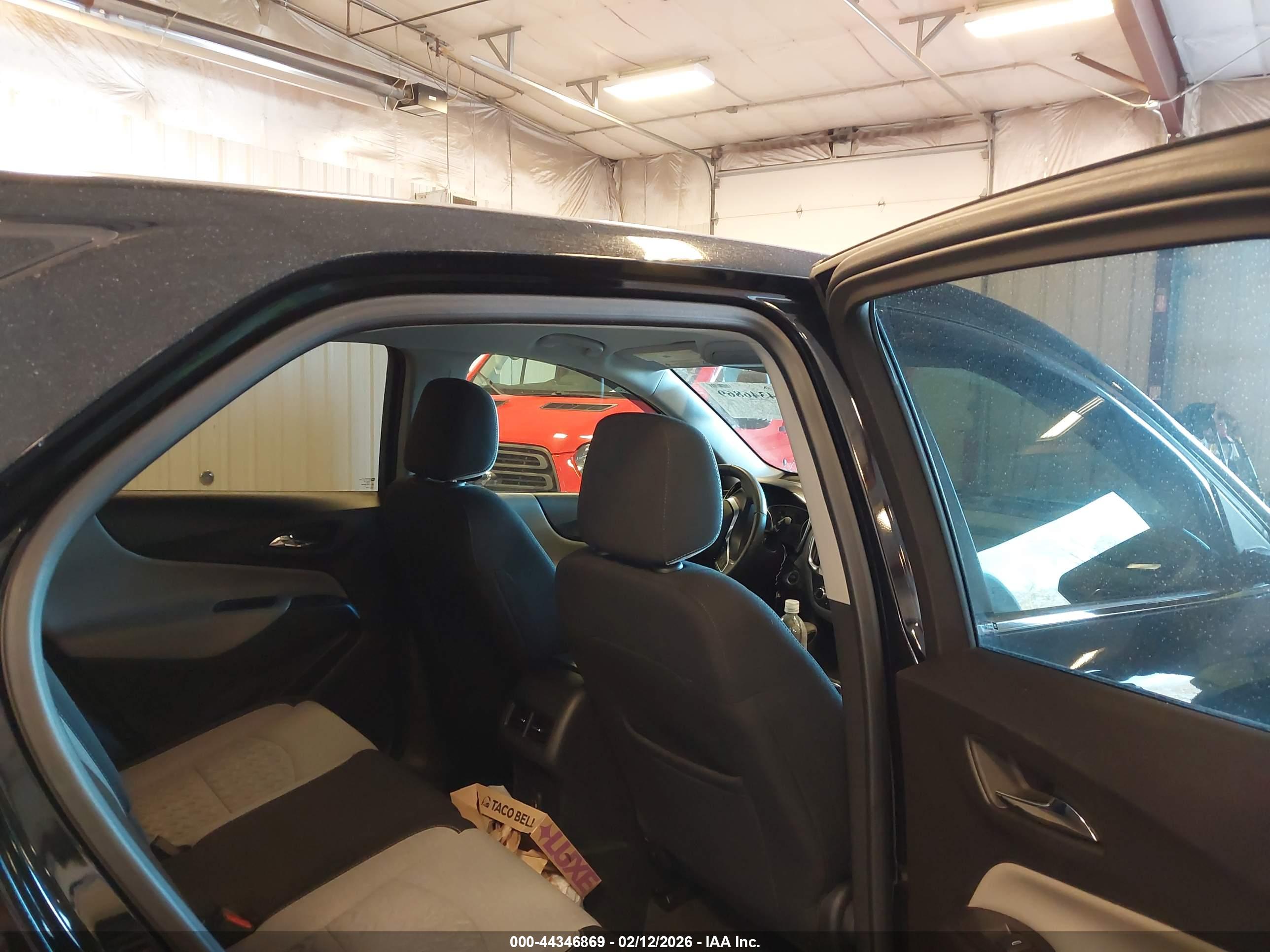 CHEVROLET EQUINOX image 8