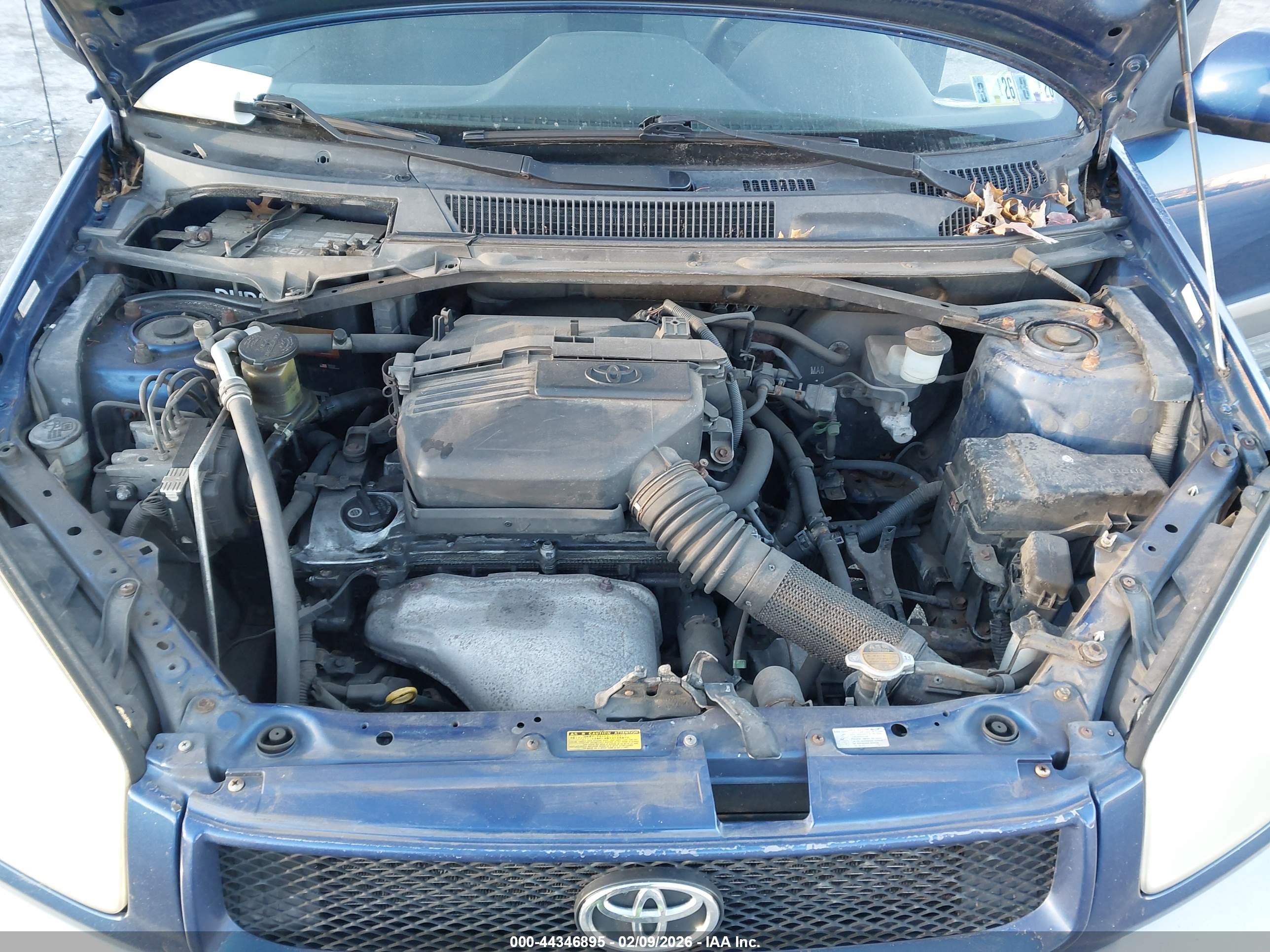 TOYOTA RAV4 image 10