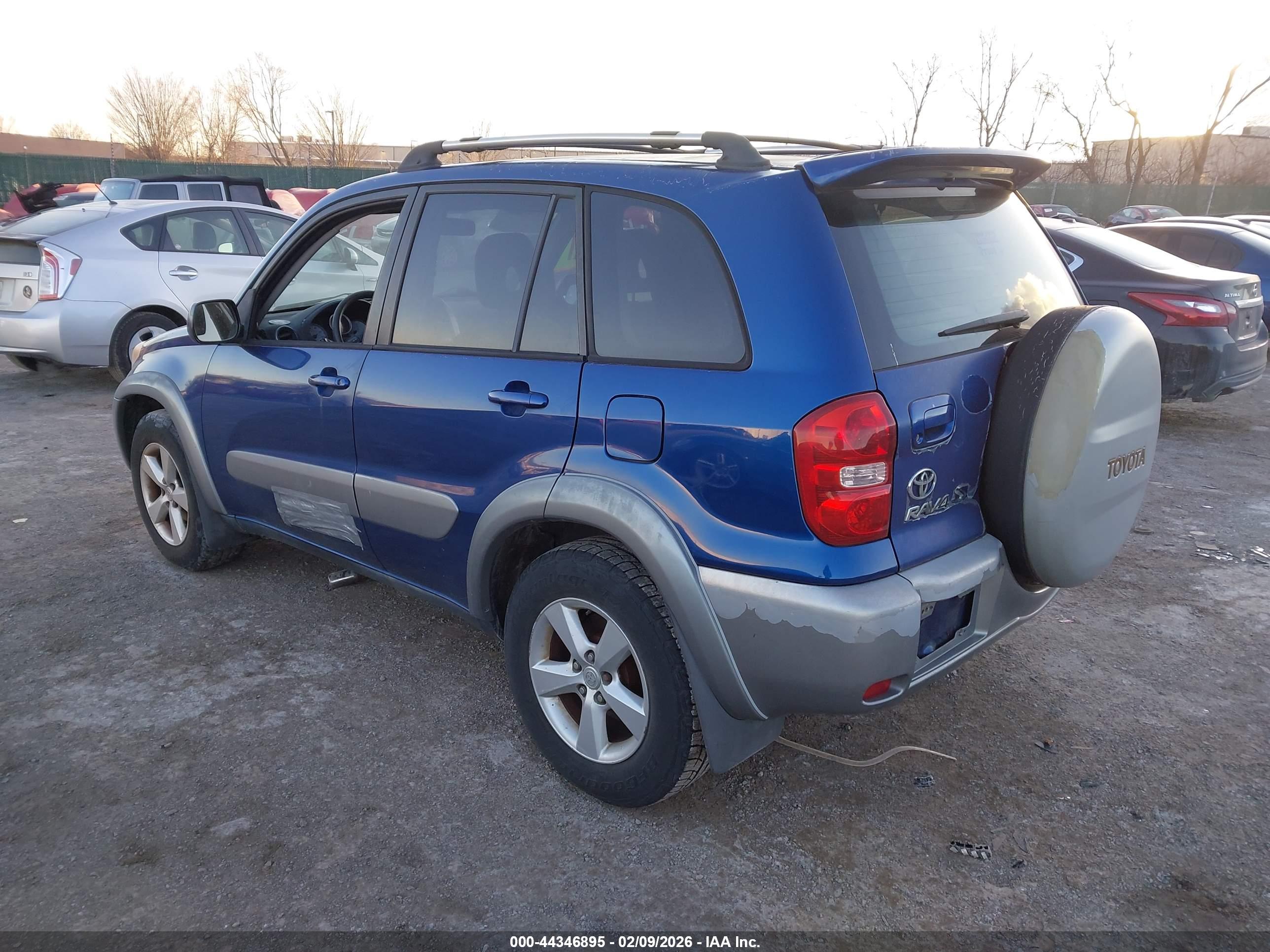 TOYOTA RAV4 image 3