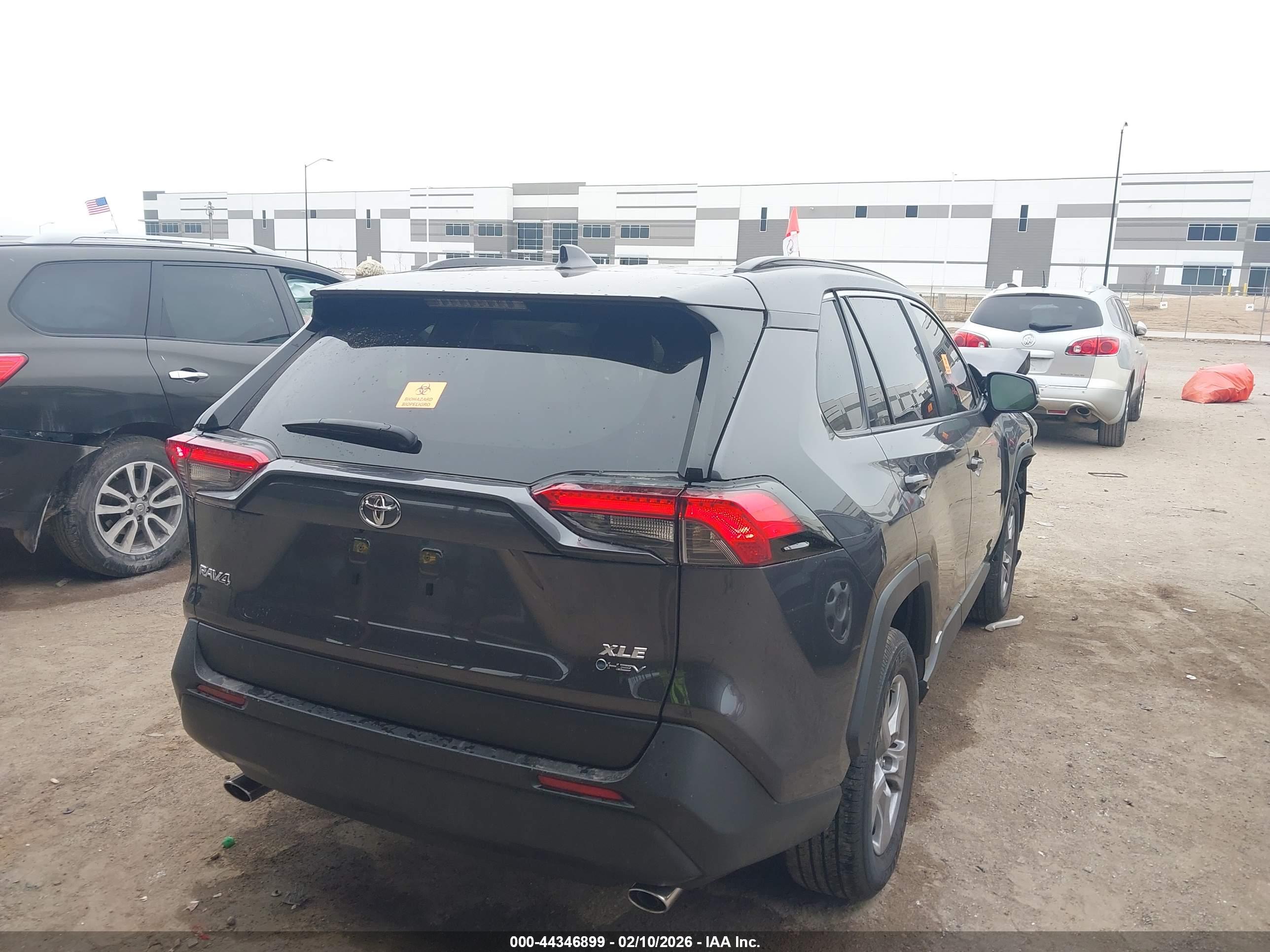 TOYOTA RAV4 image 4