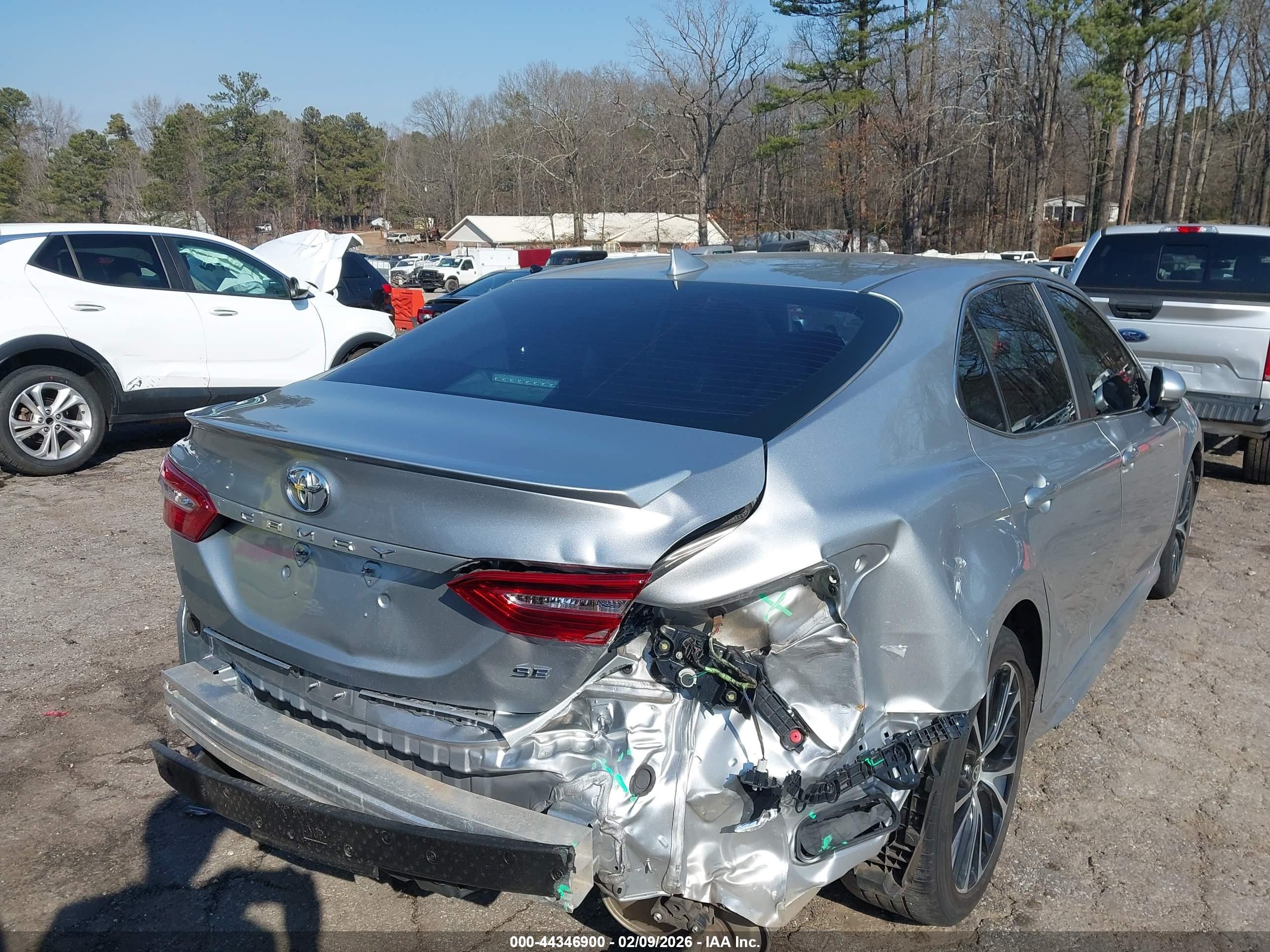 TOYOTA CAMRY image 6