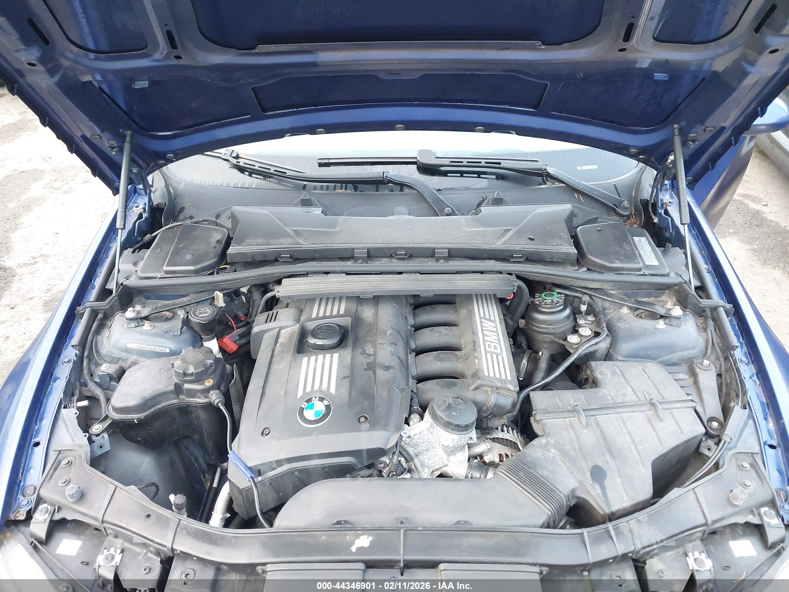 BMW 328XI image 10