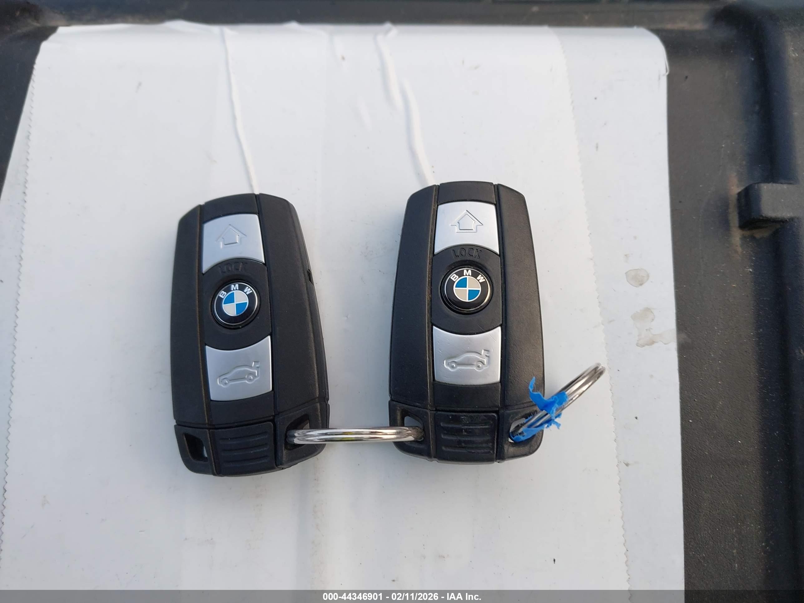 BMW 328XI image 11