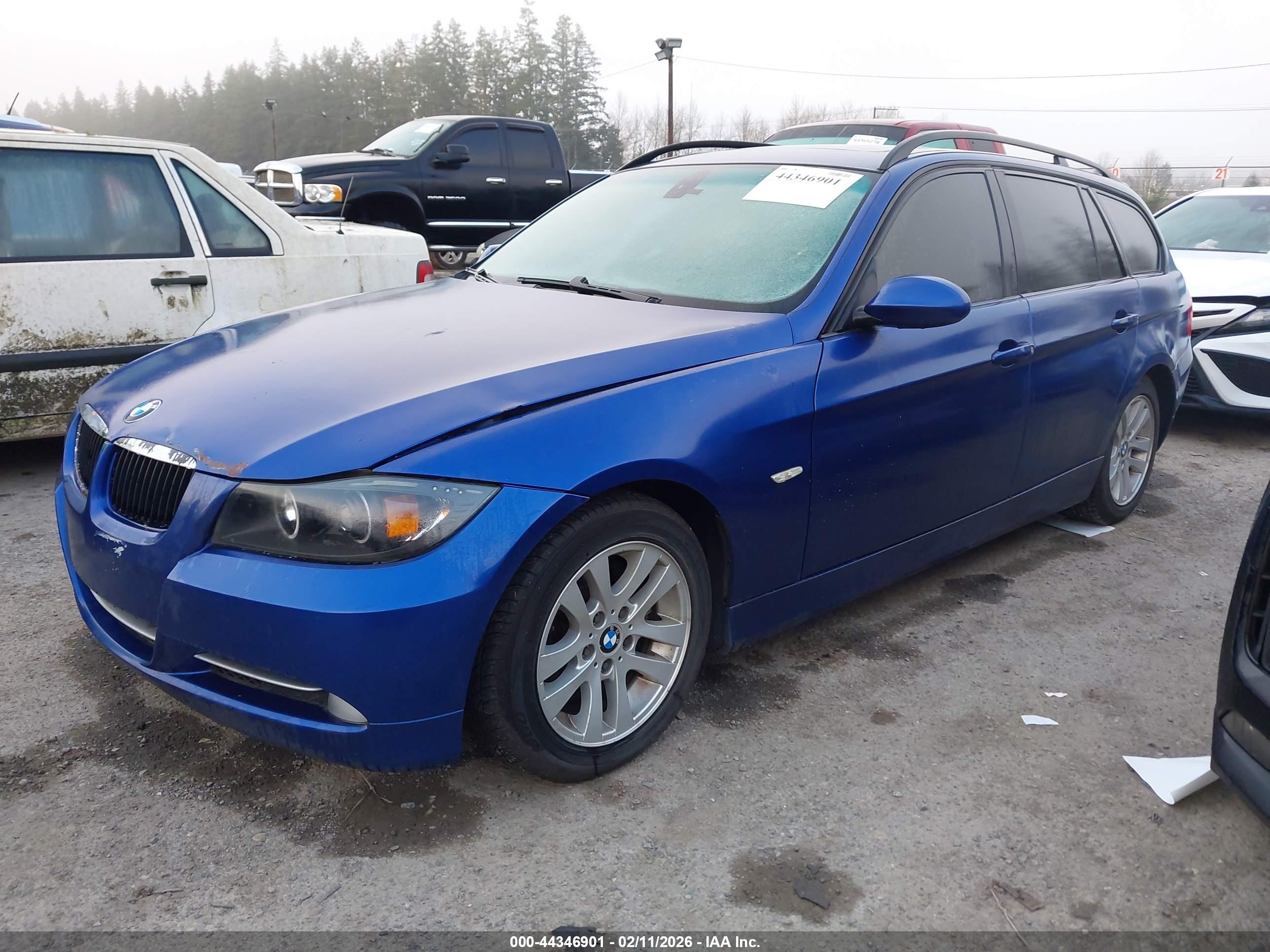 BMW 328XI image 2