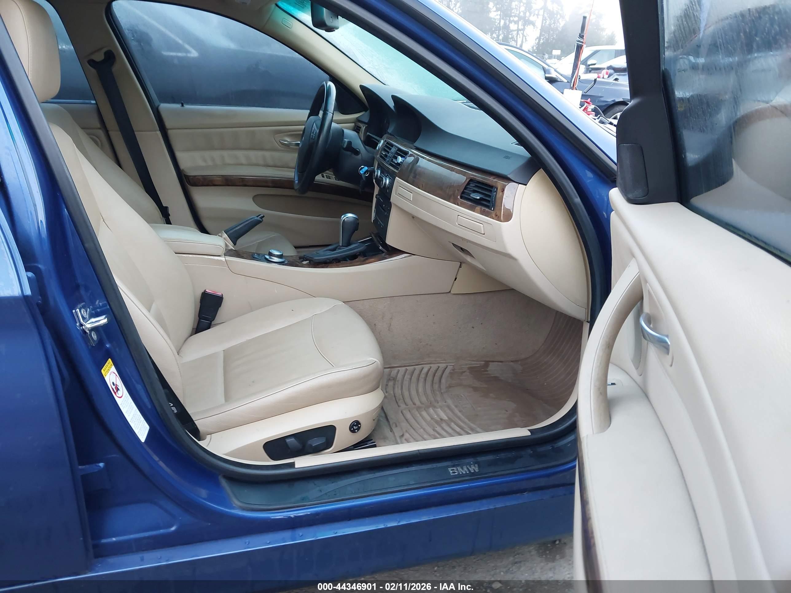 BMW 328XI image 5