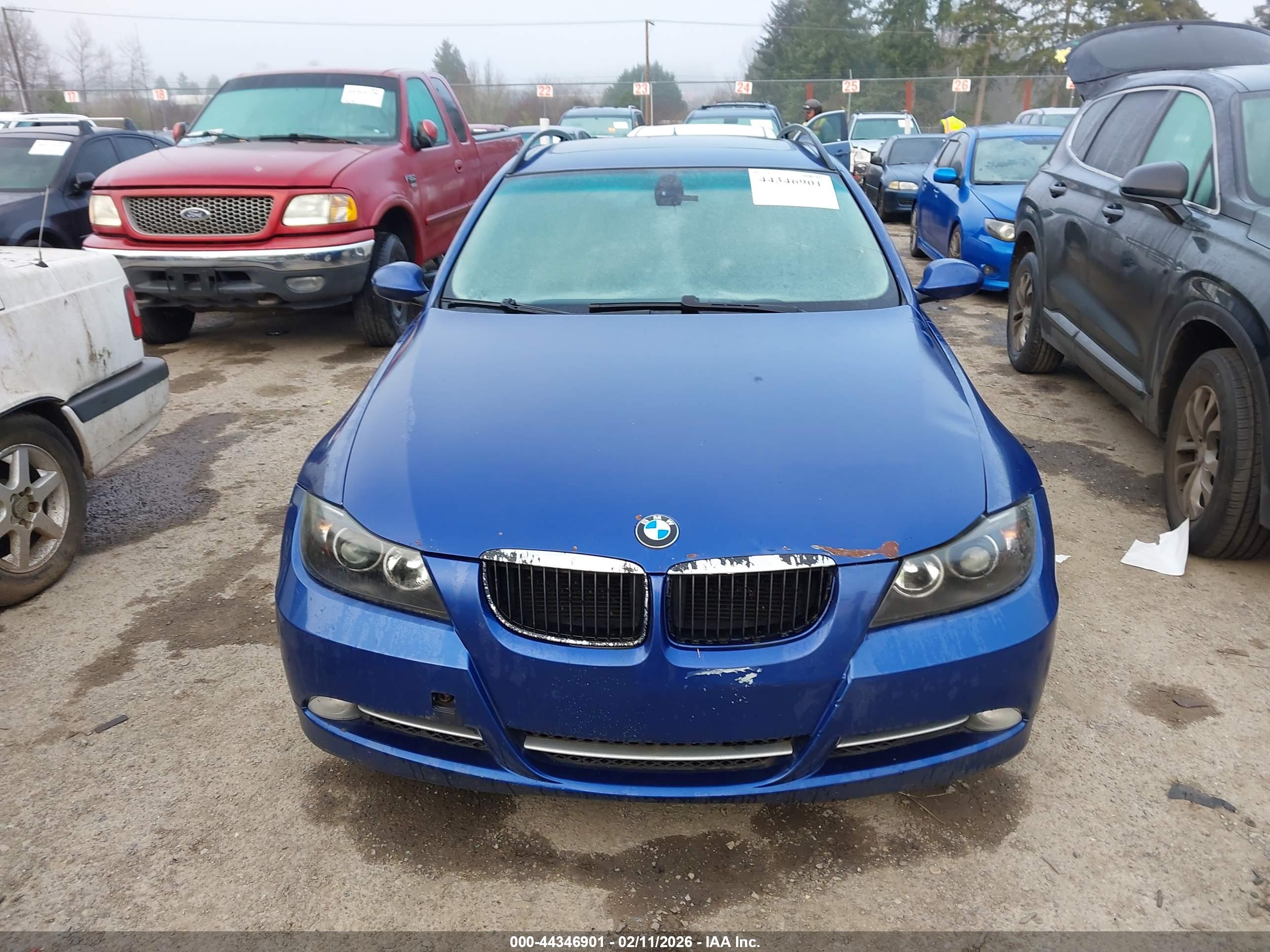 BMW 328XI image 6