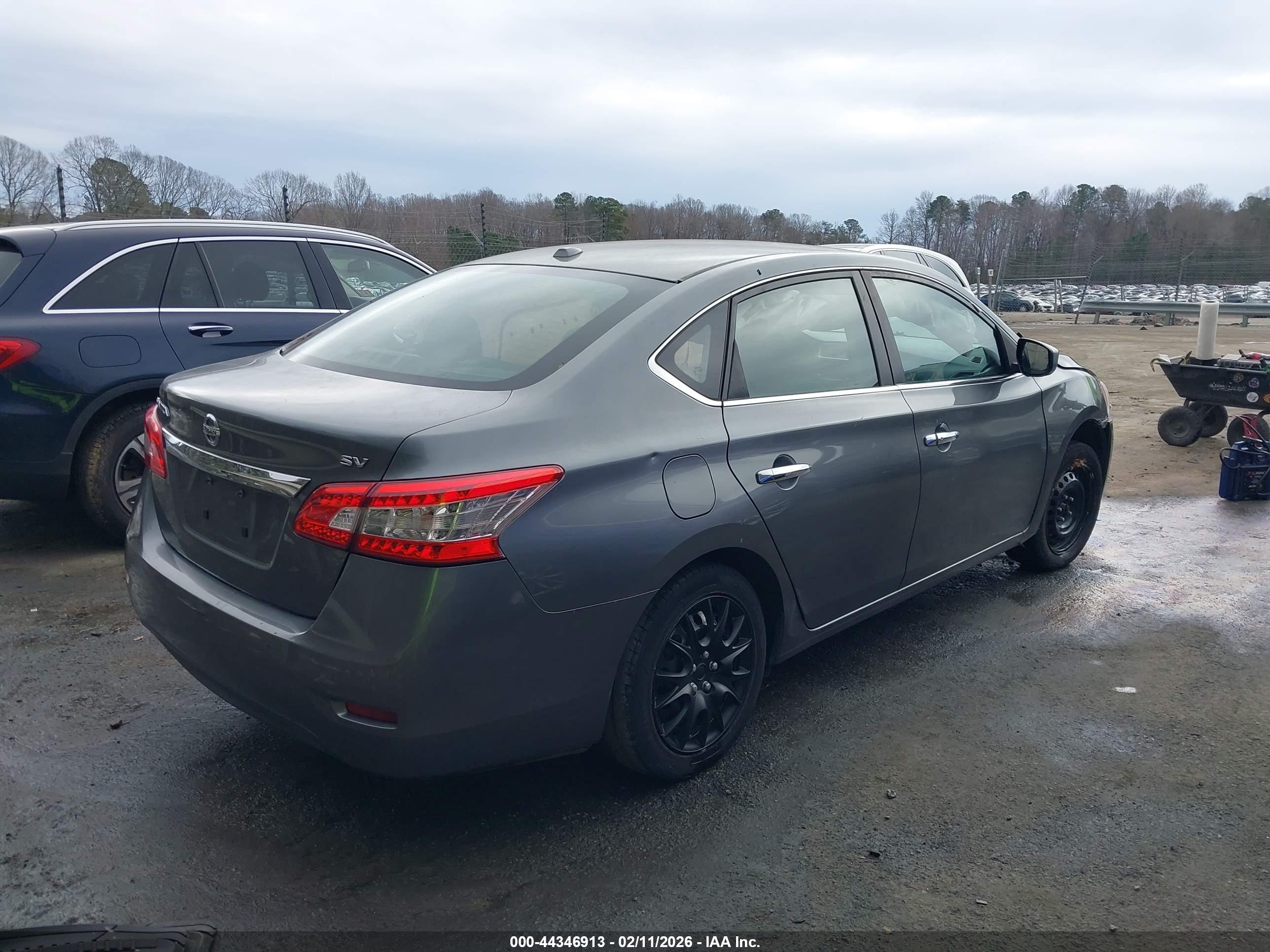 NISSAN SENTRA image 4