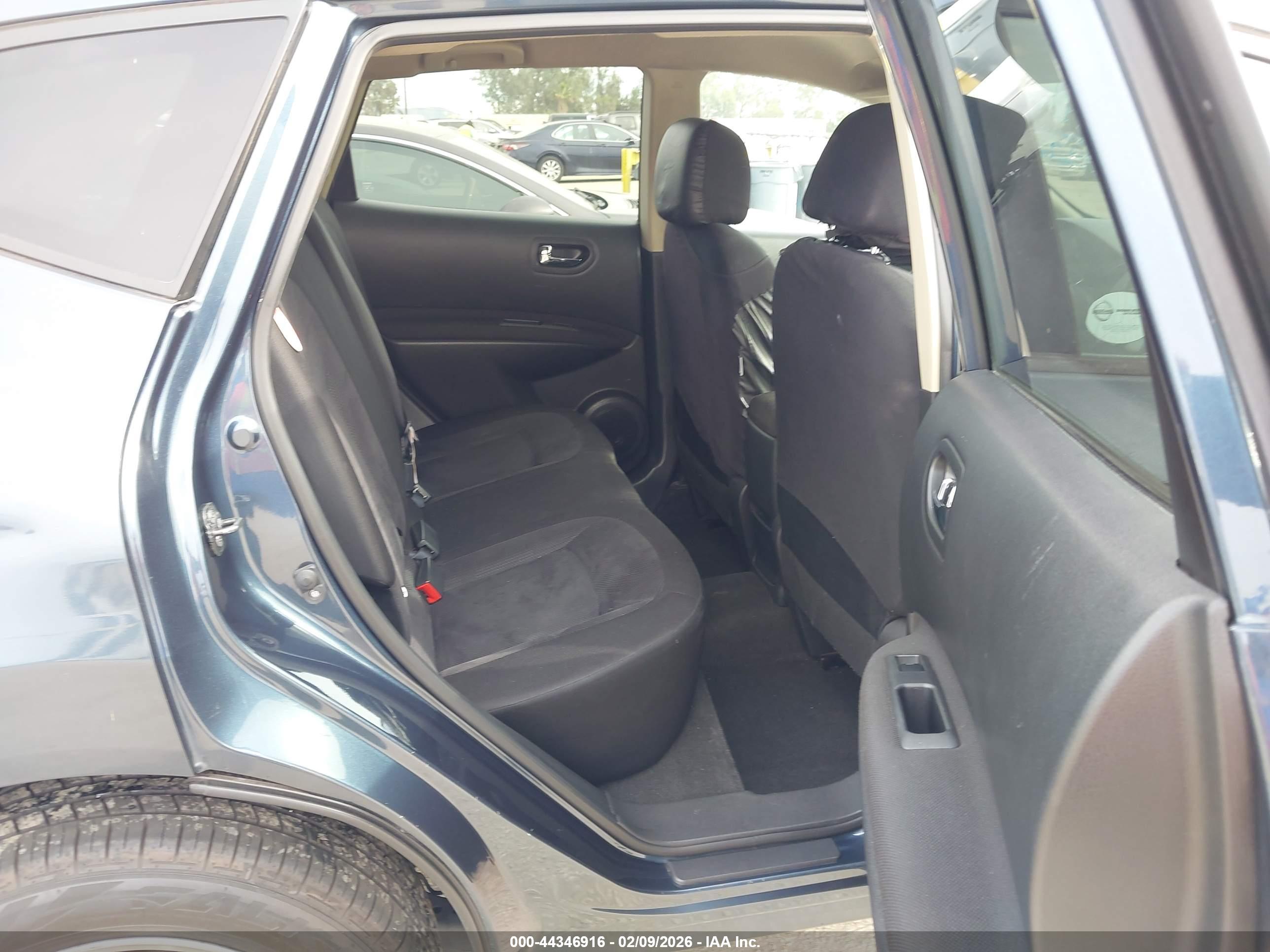 NISSAN ROGUE image 8