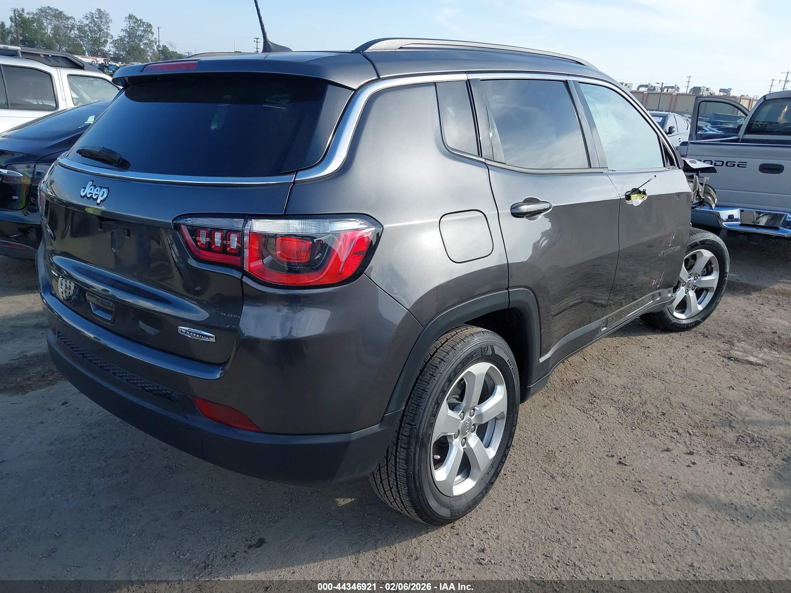 JEEP COMPASS image 4