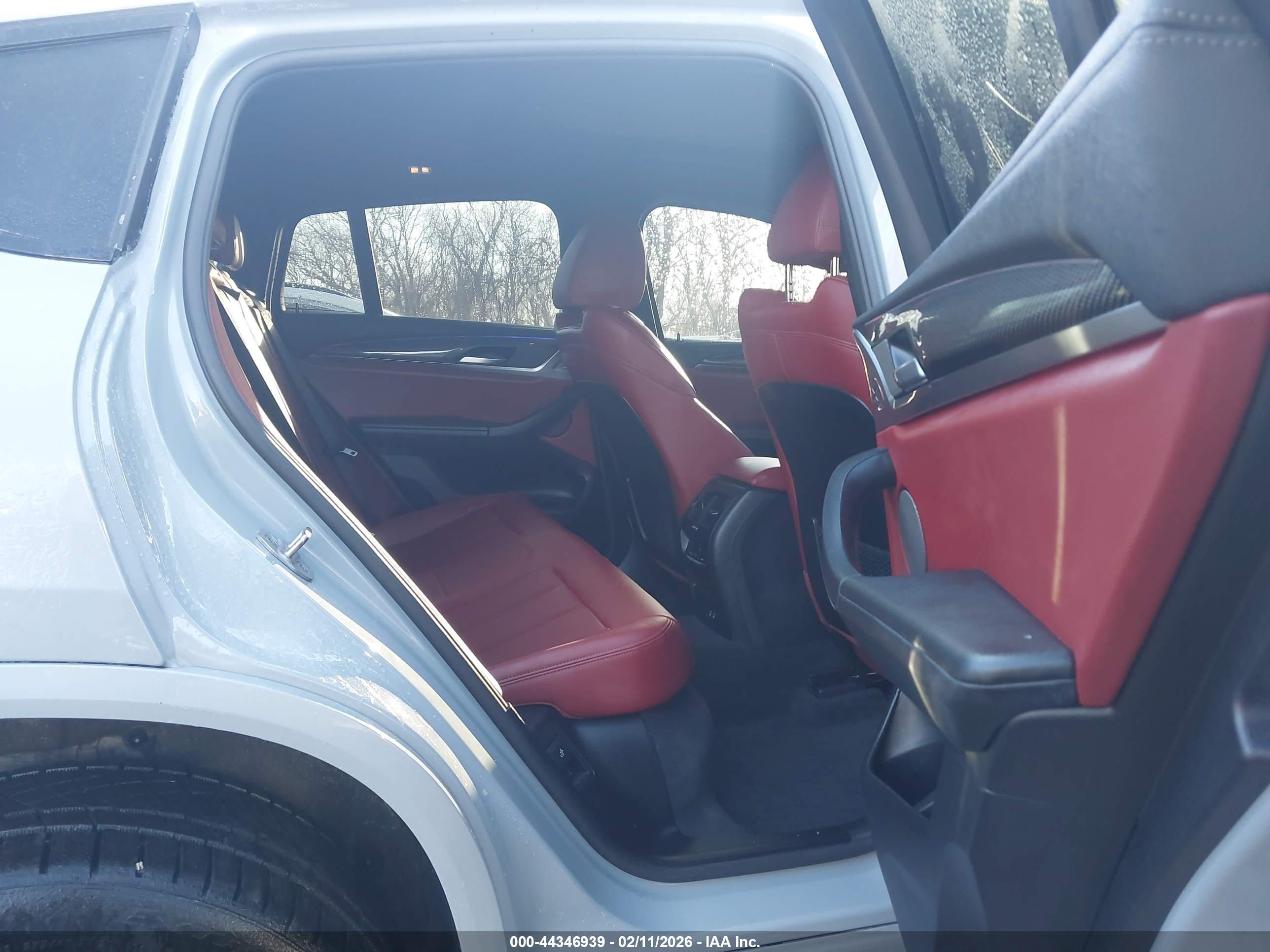 BMW X4 image 8