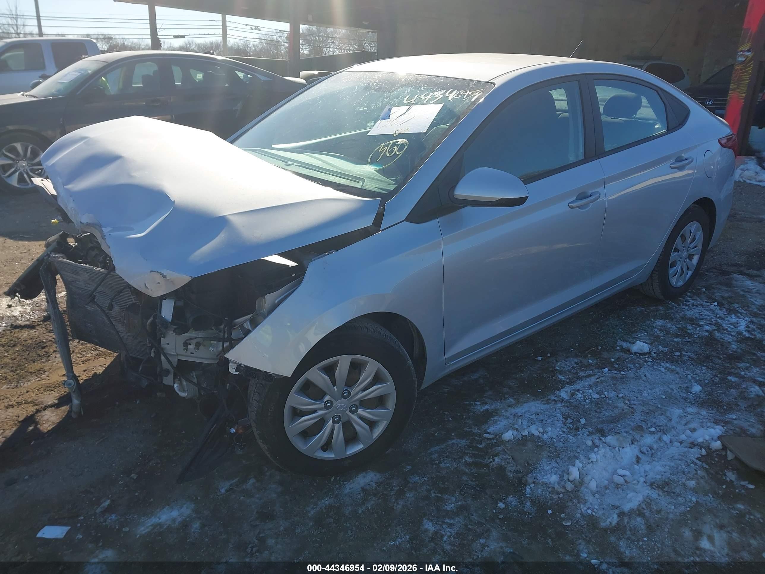 HYUNDAI ACCENT image 2