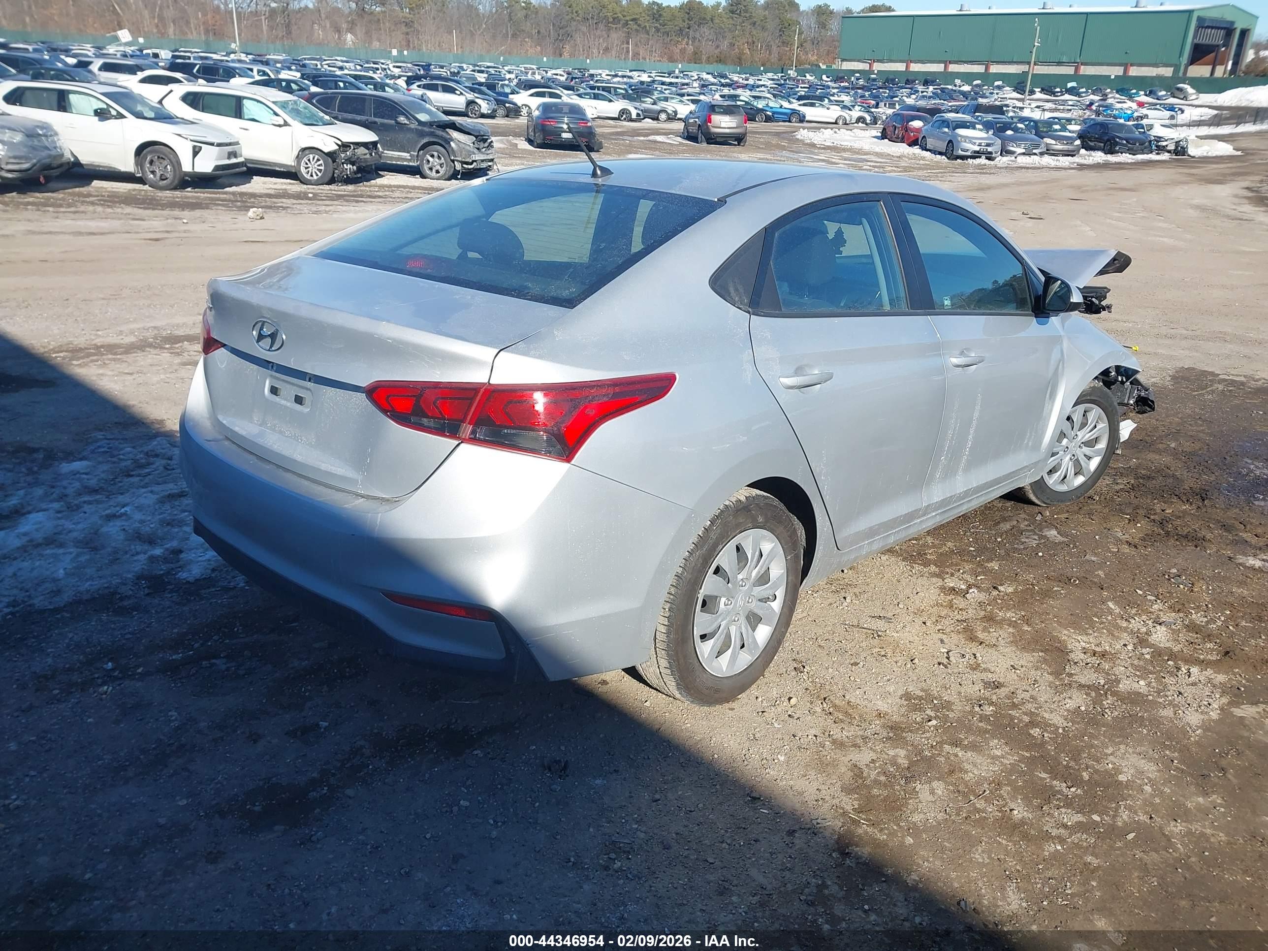 HYUNDAI ACCENT image 4