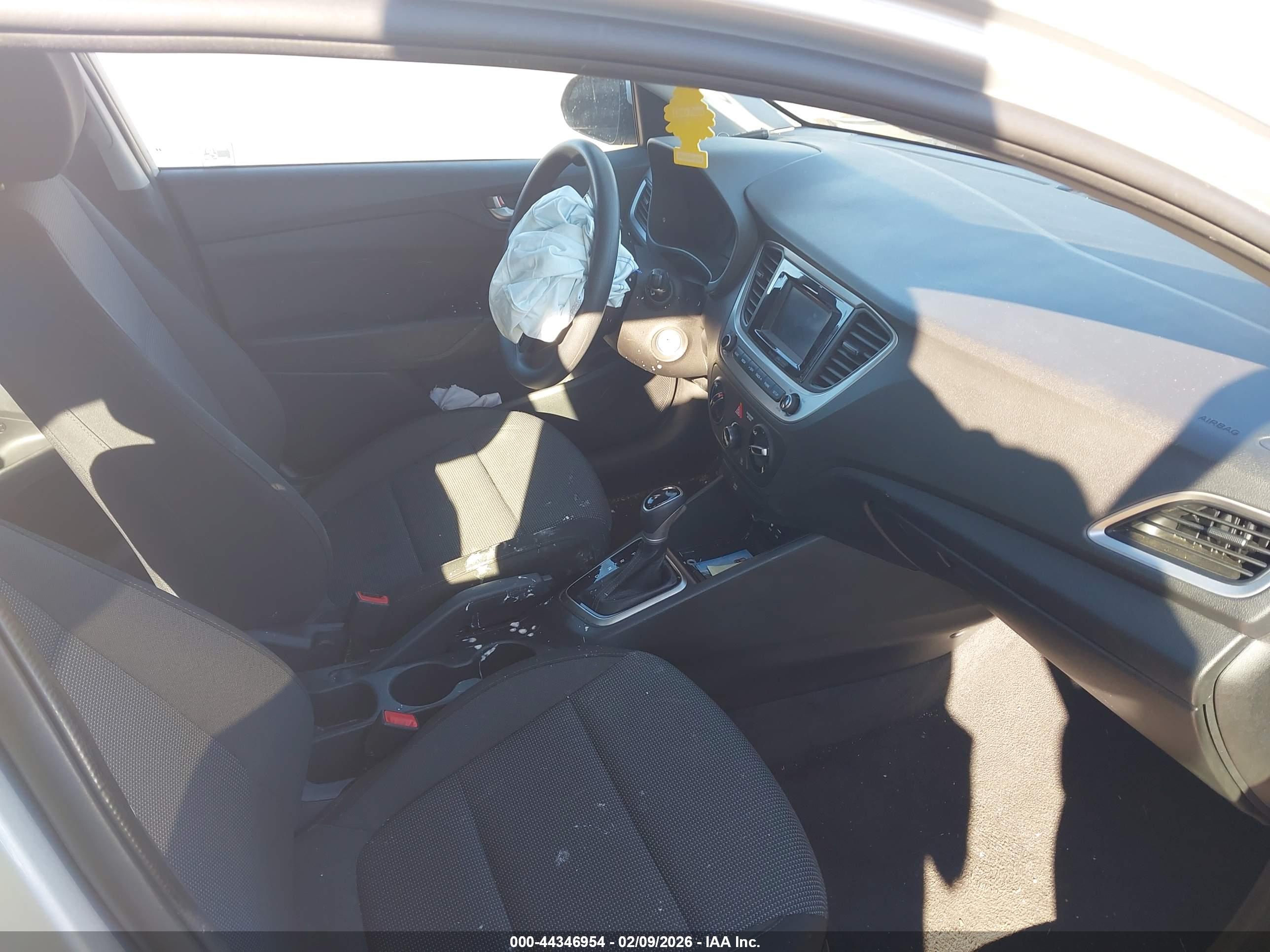 HYUNDAI ACCENT image 5