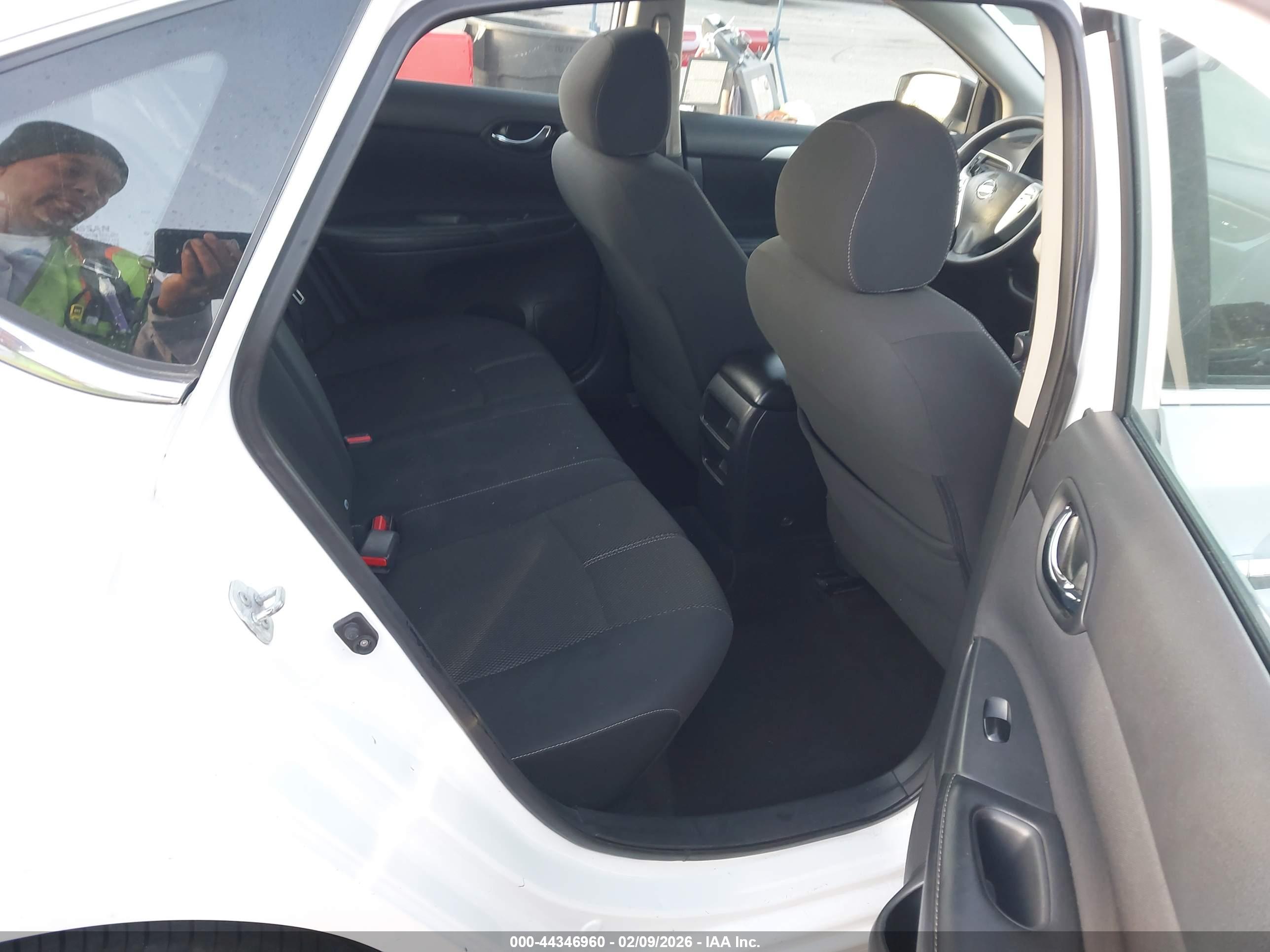 NISSAN SENTRA image 8