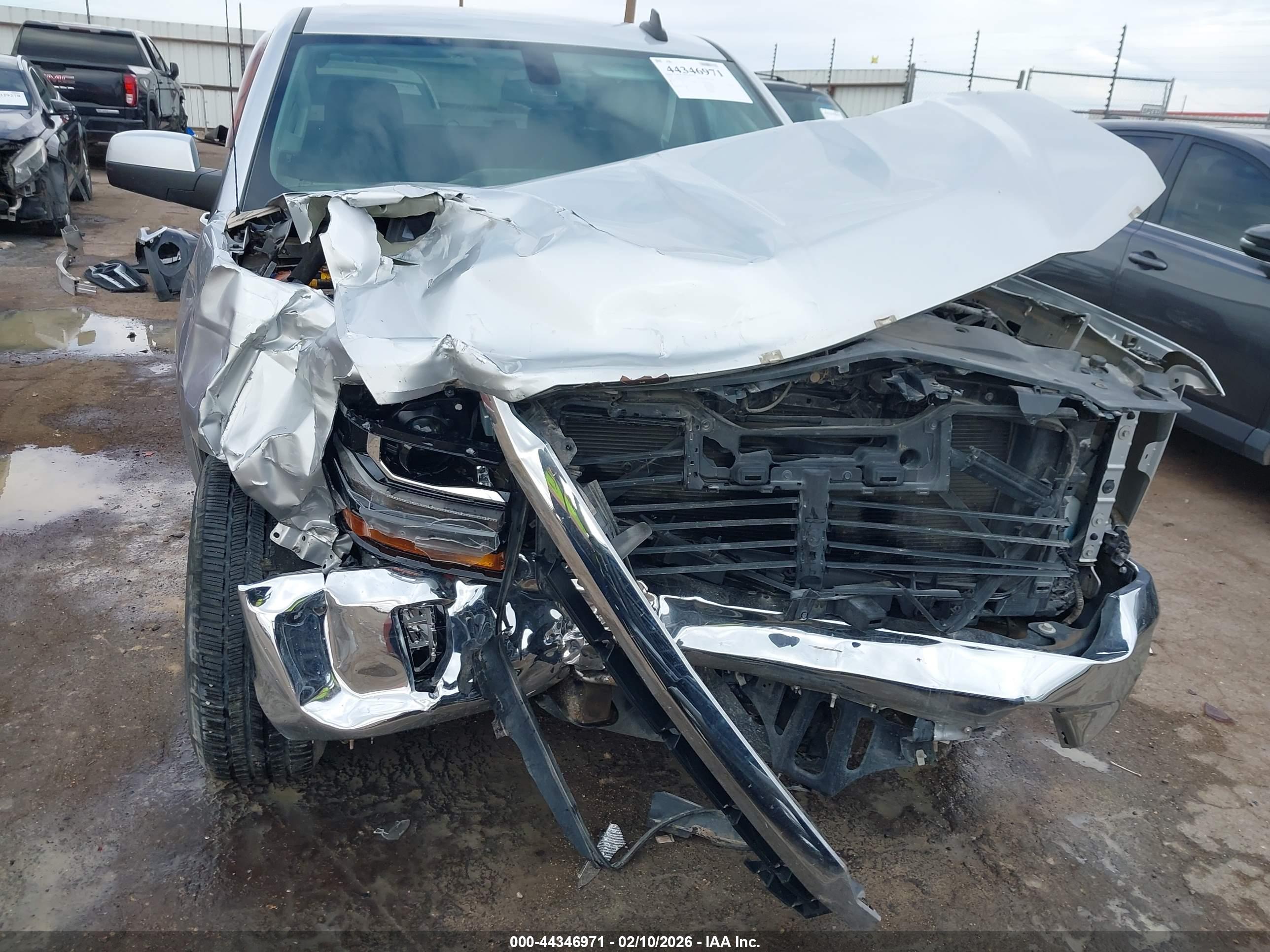 CHEVROLET SILVERADO image 6