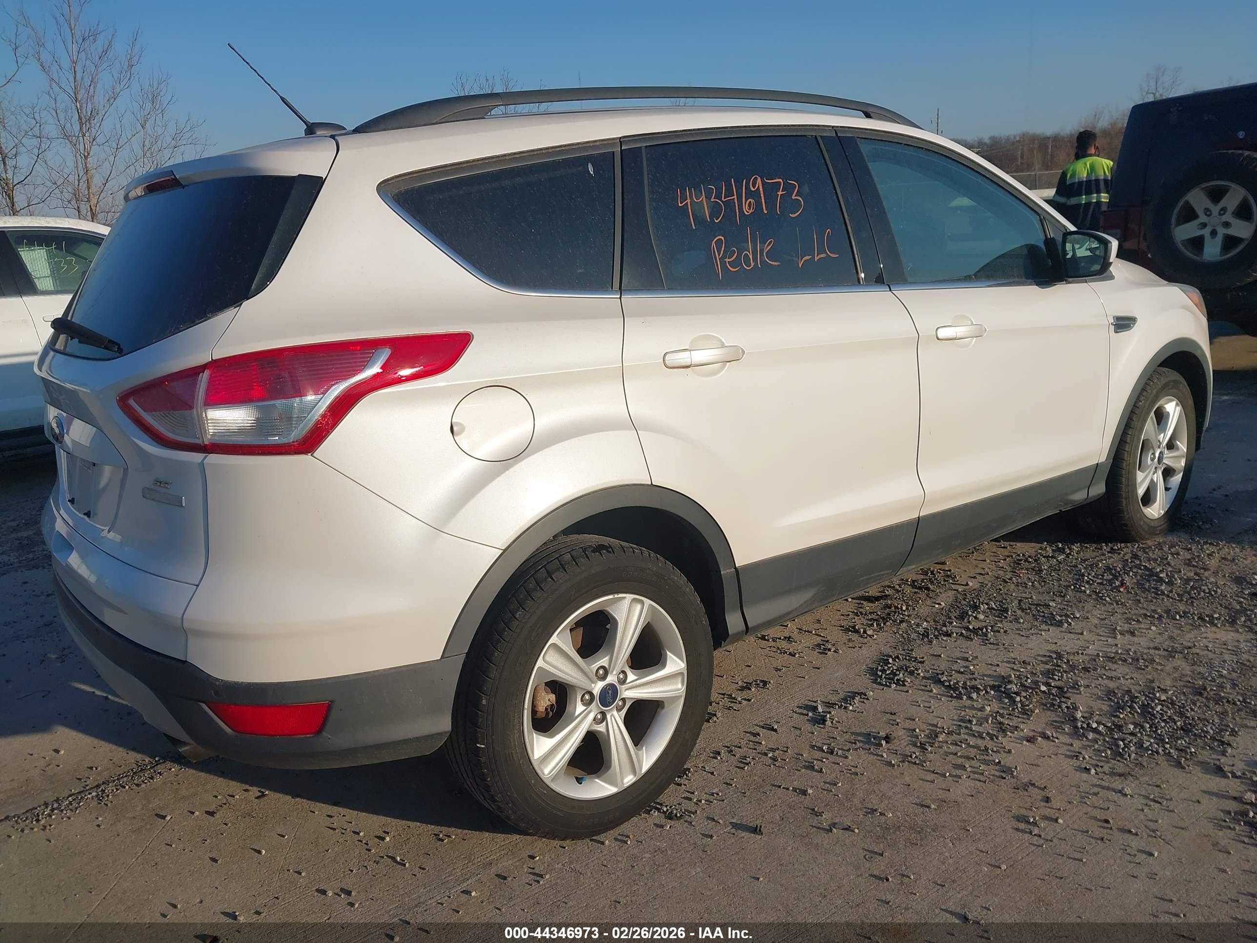 FORD ESCAPE image 4
