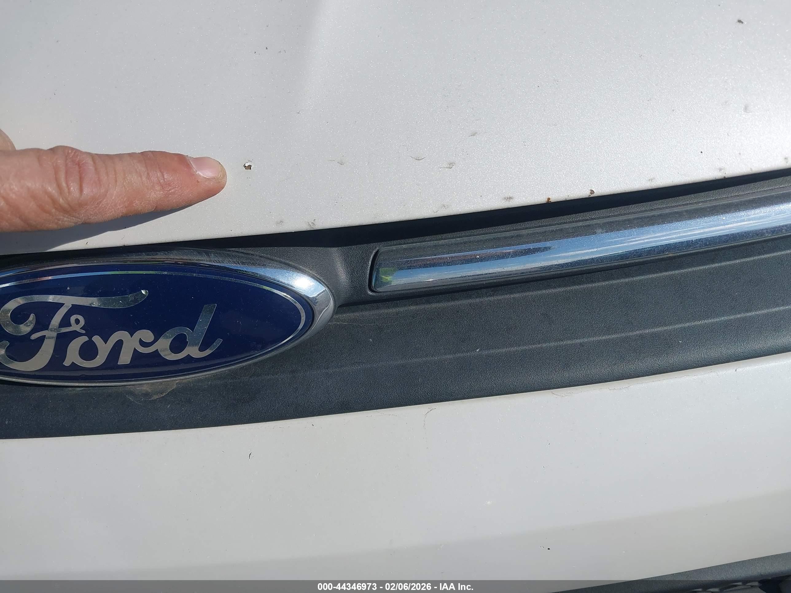 FORD ESCAPE image 6