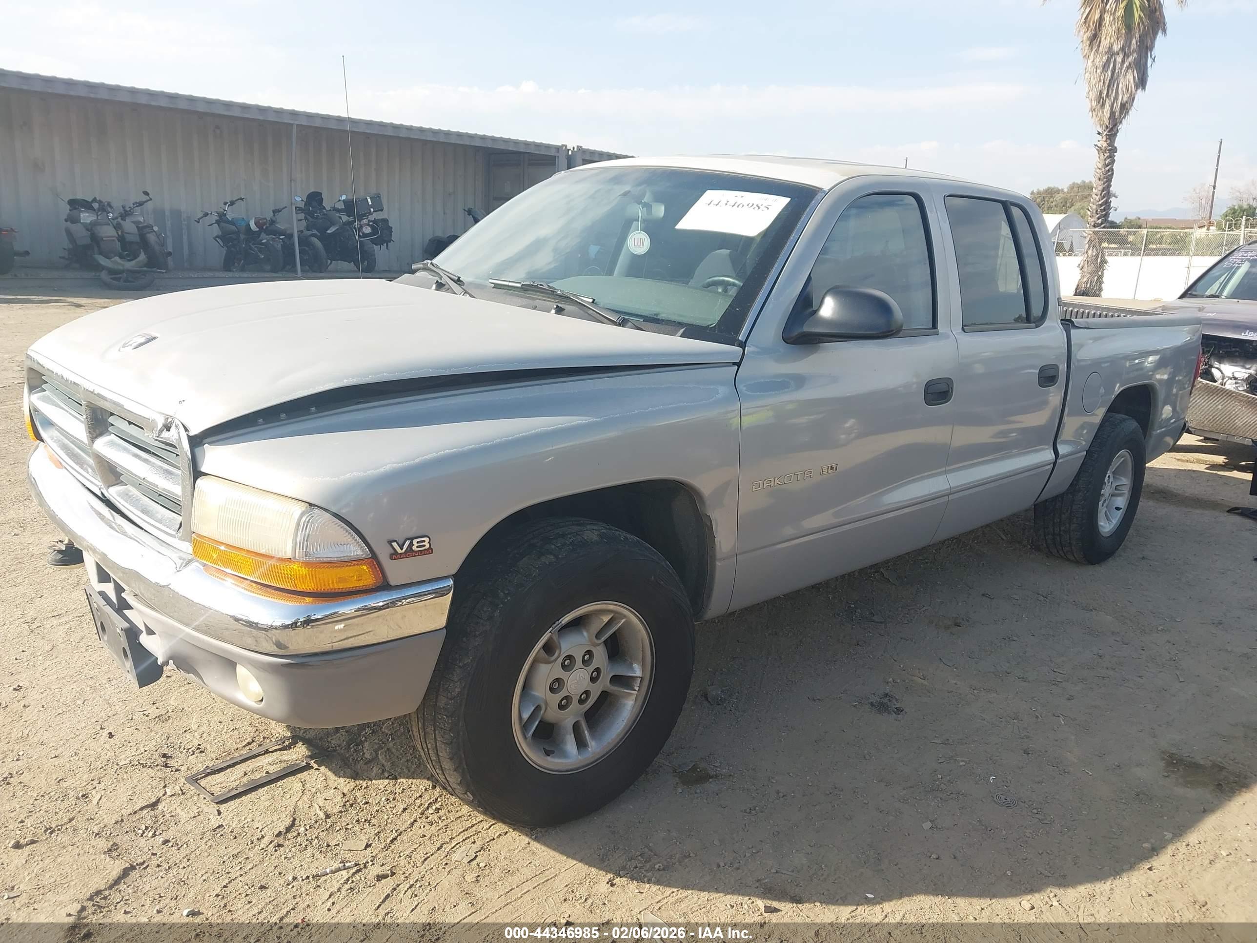 DODGE DAKOTA image 2