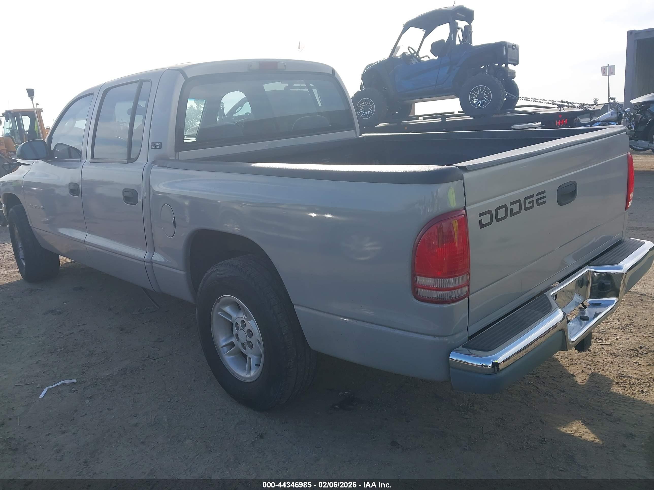 DODGE DAKOTA image 3