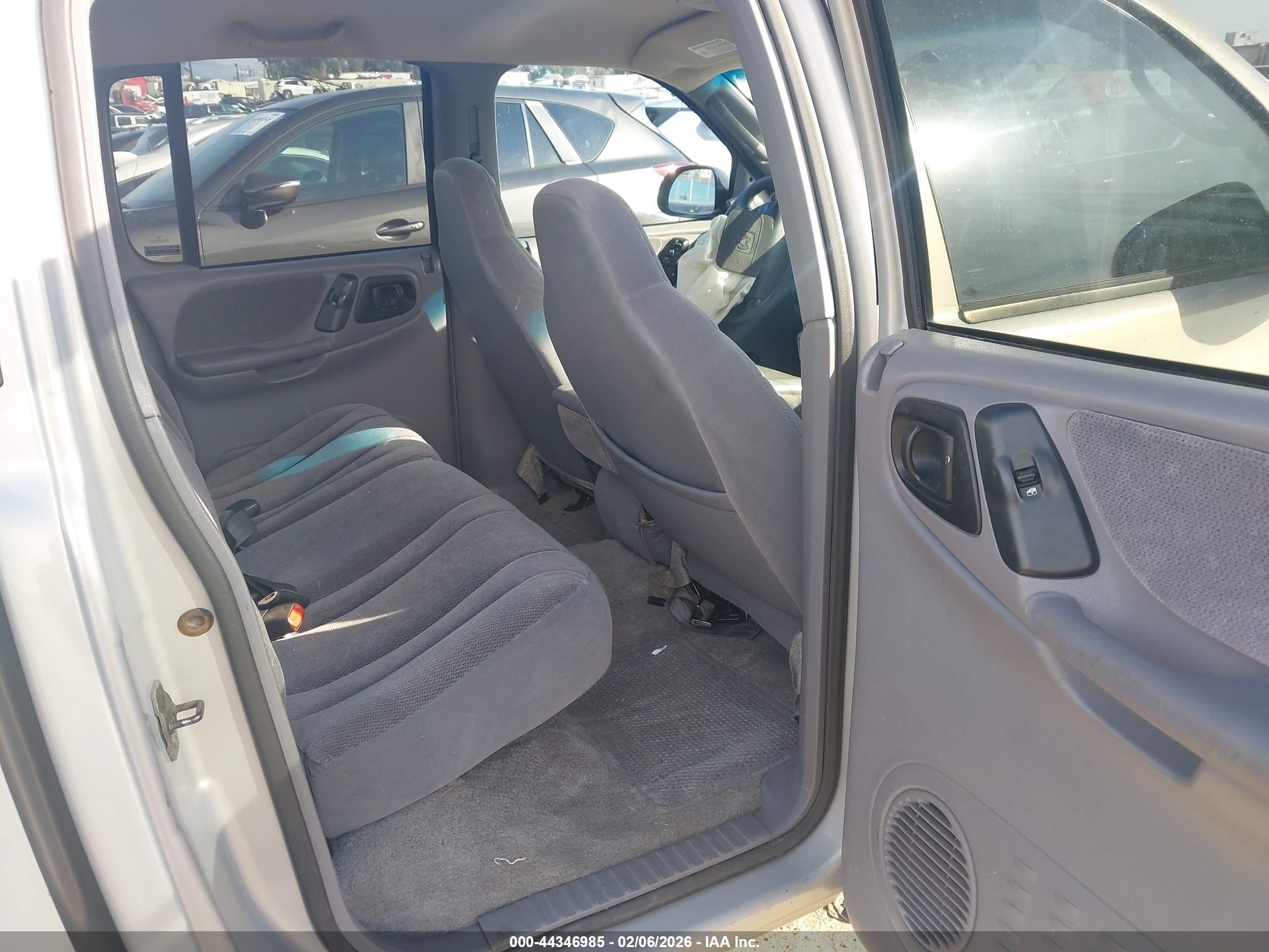 DODGE DAKOTA image 8