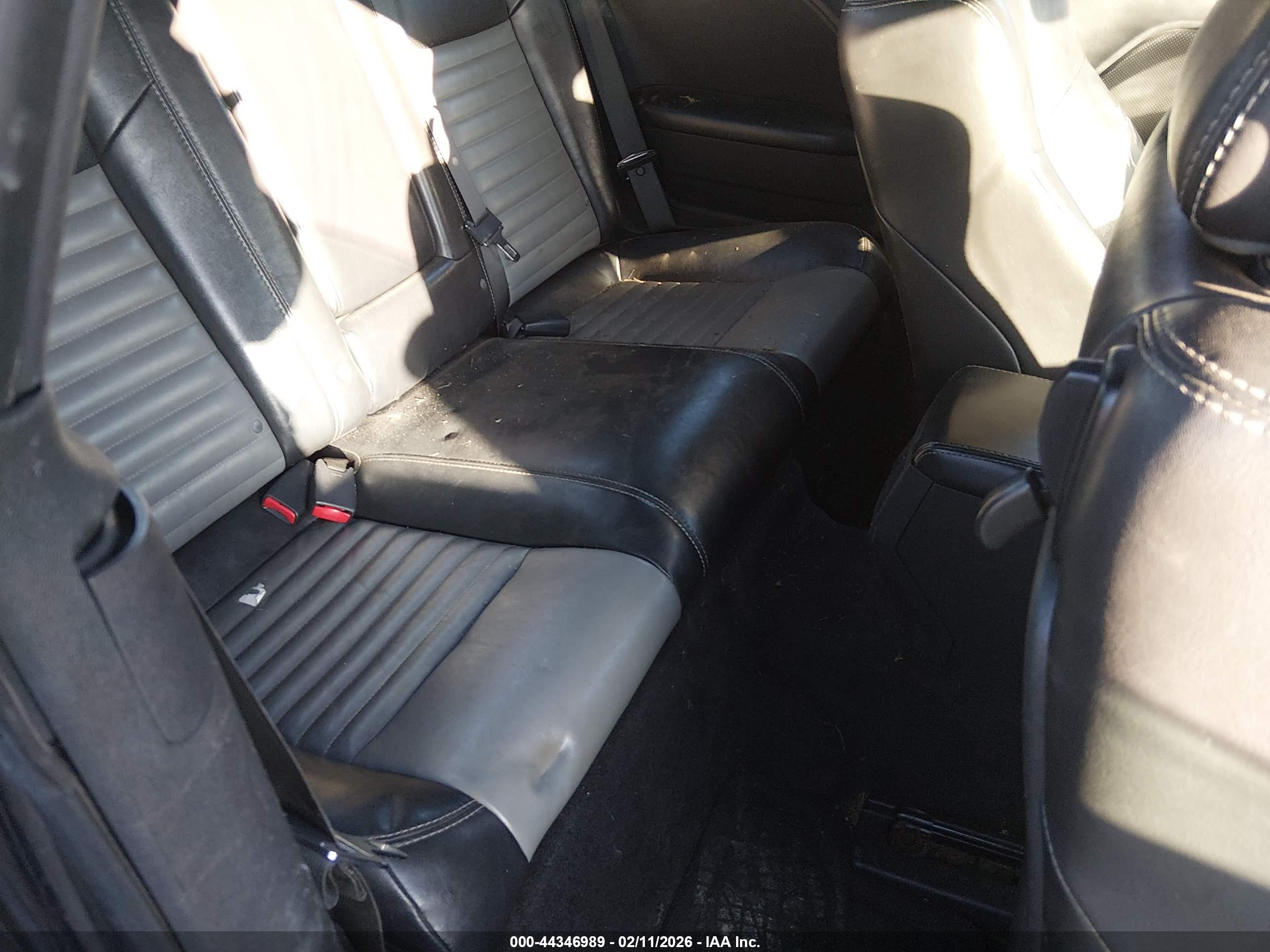 DODGE CHALLENGER image 8