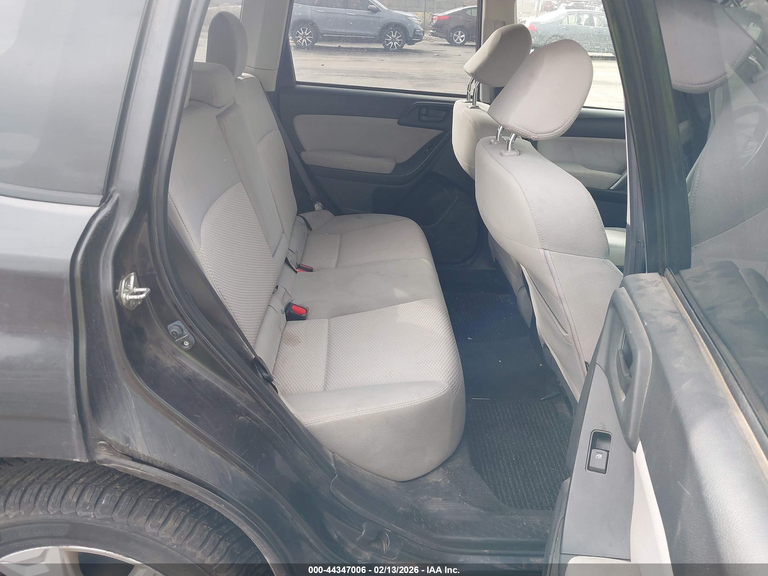 SUBARU FORESTER image 8