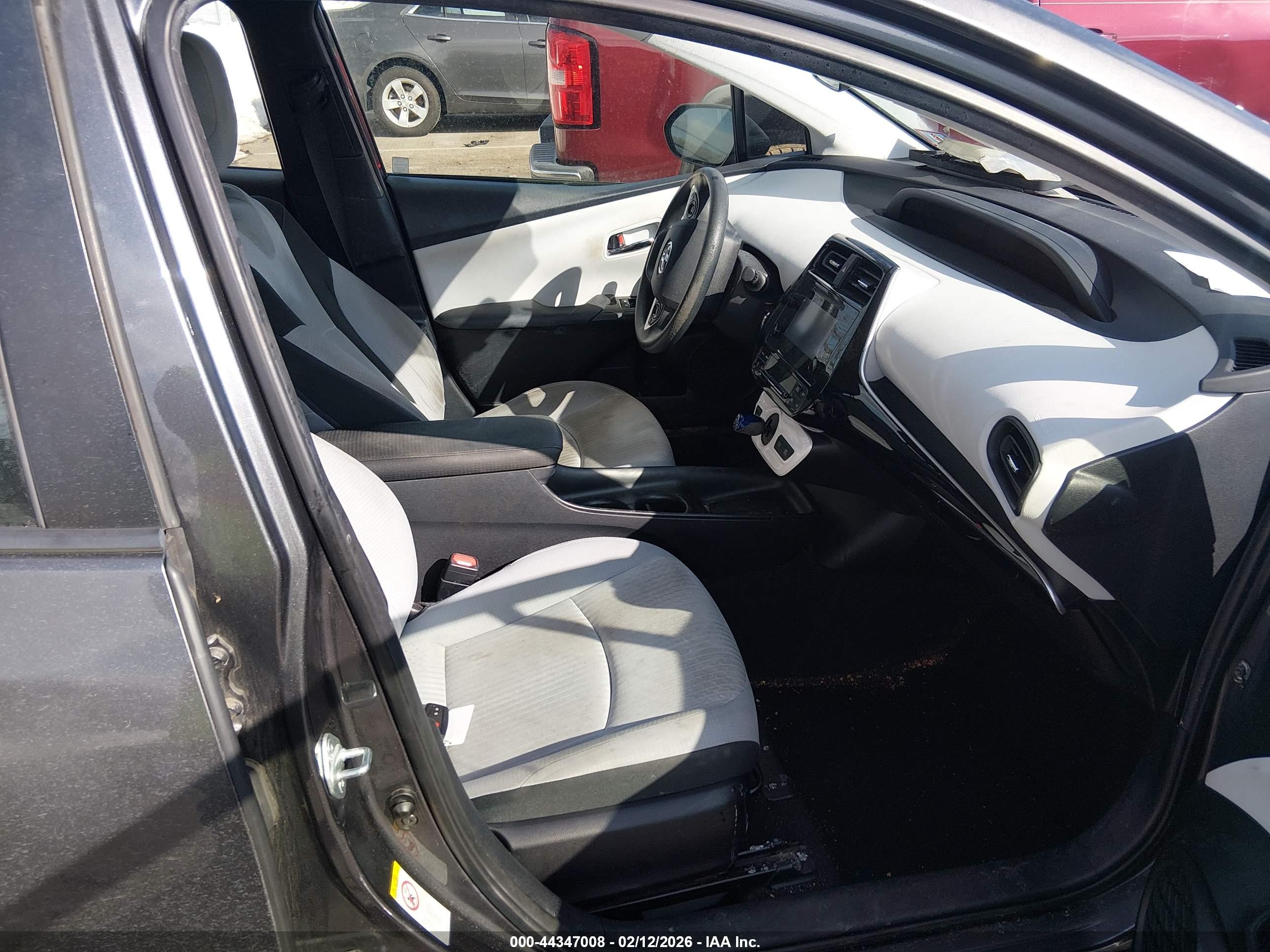 TOYOTA PRIUS image 5
