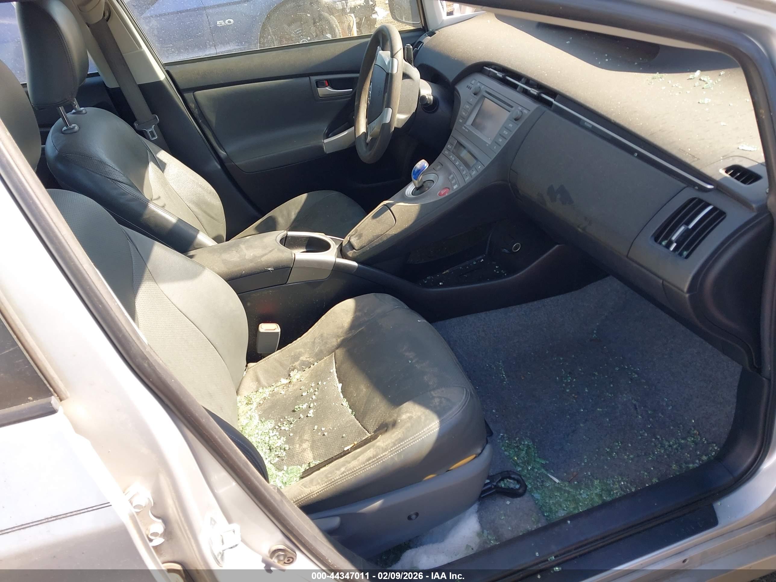 TOYOTA PRIUS image 5