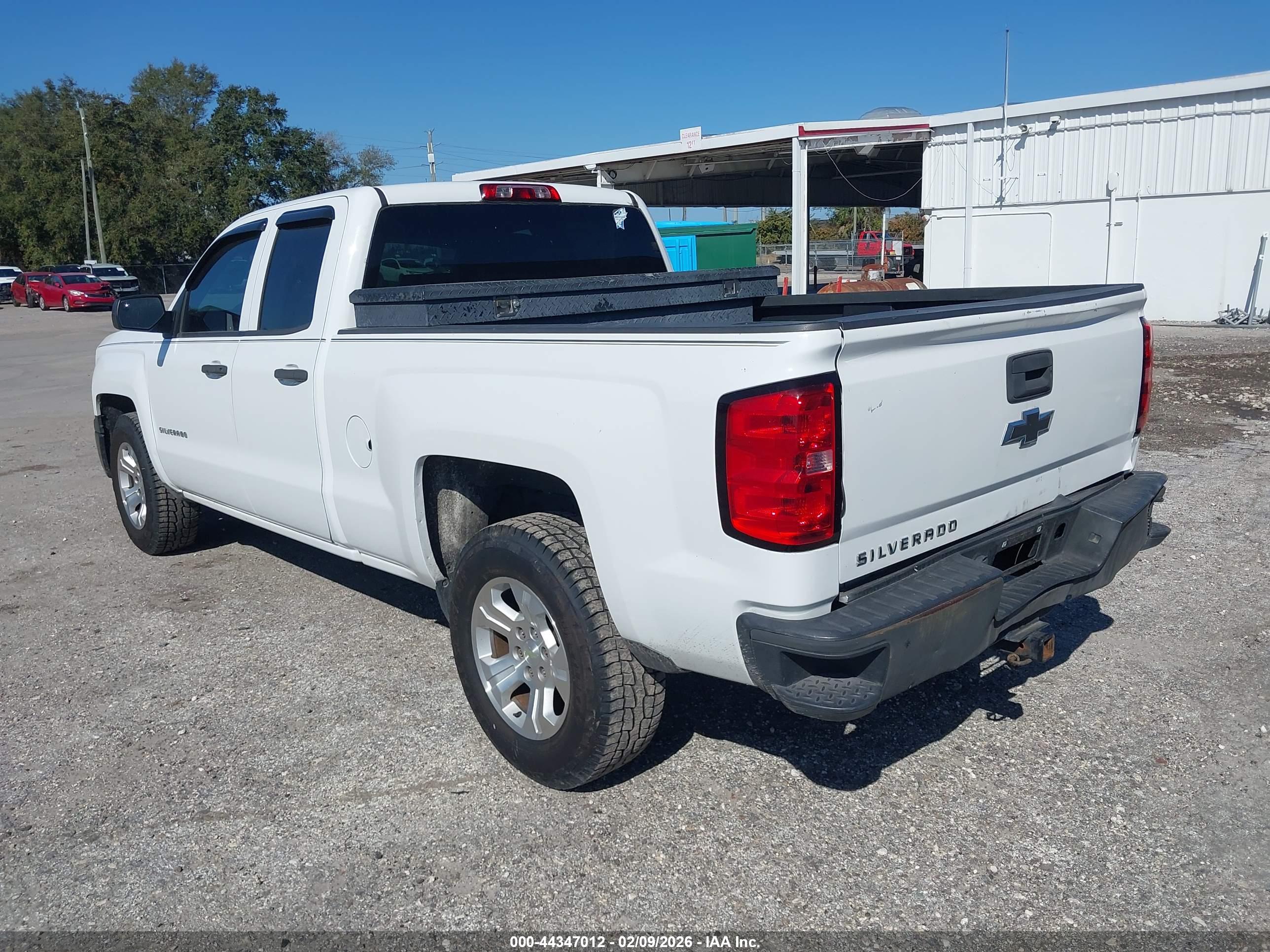 CHEVROLET SILVERADO image 3