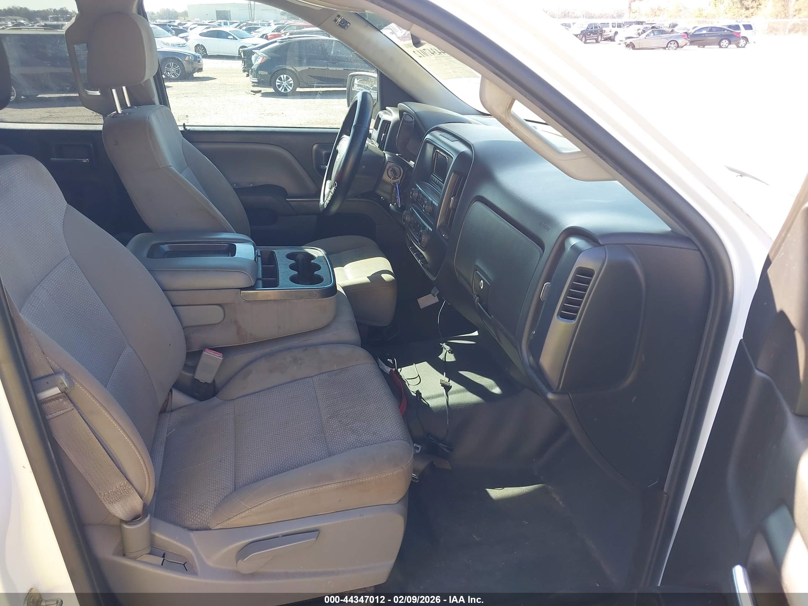 CHEVROLET SILVERADO image 5