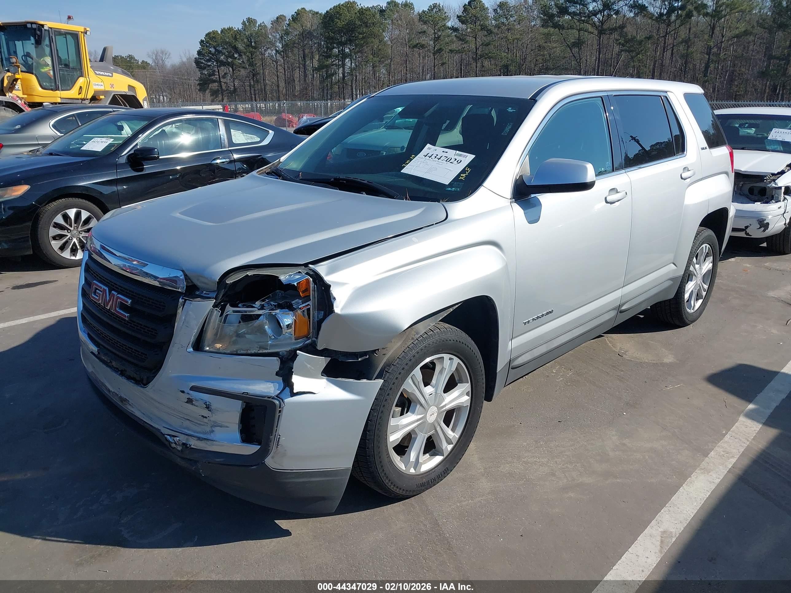 GMC TERRAIN image 2
