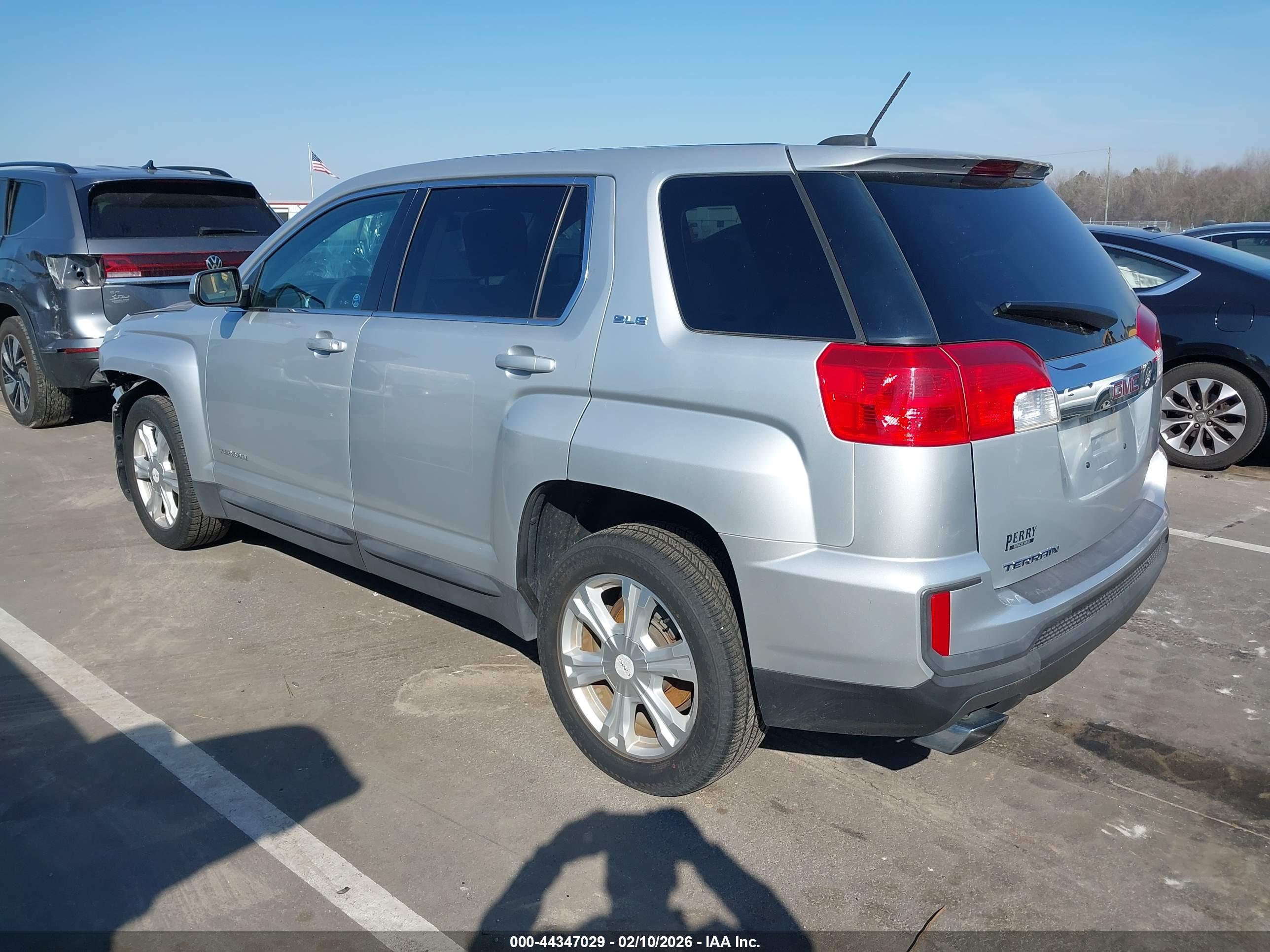 GMC TERRAIN image 3