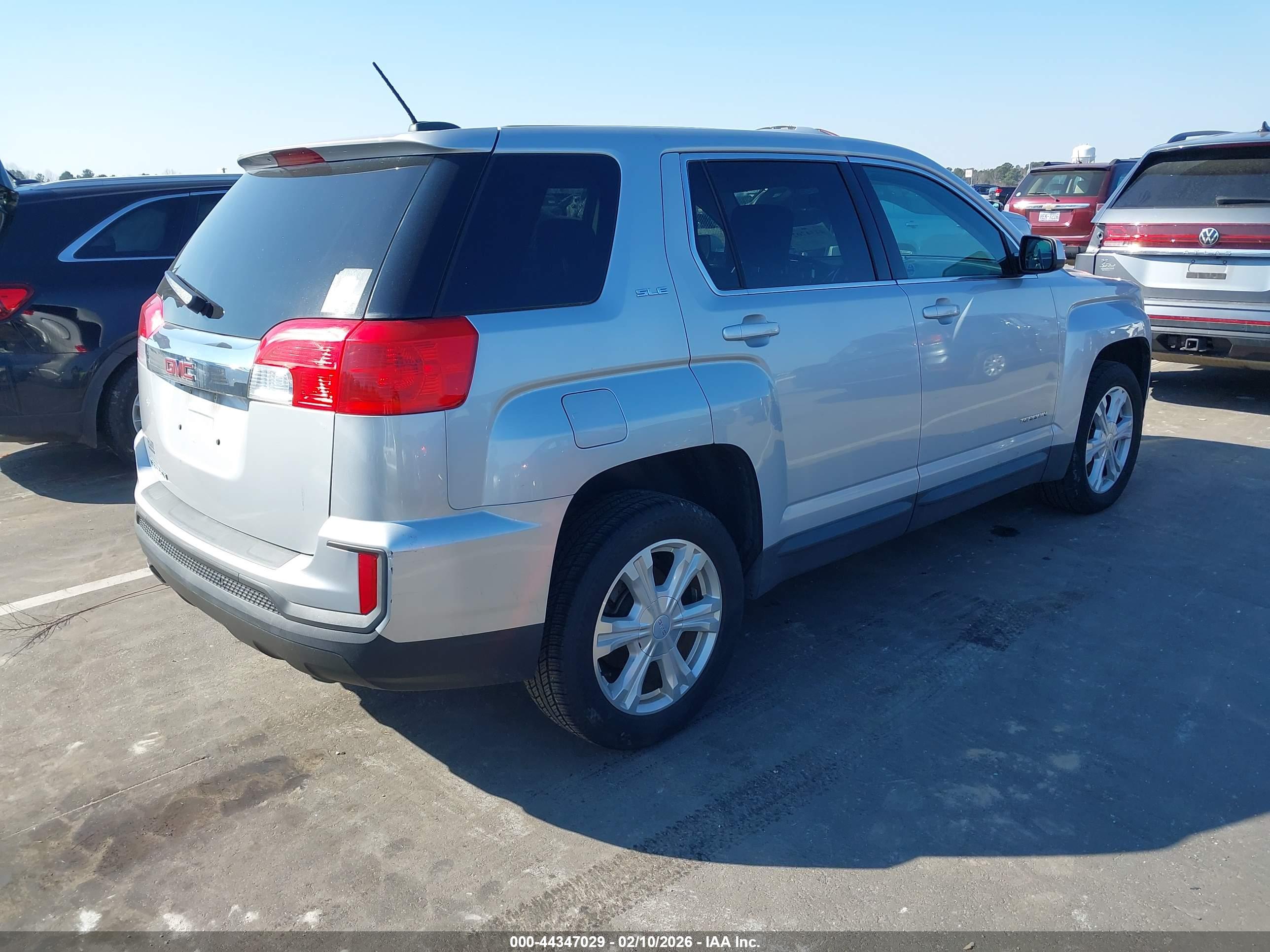 GMC TERRAIN image 4