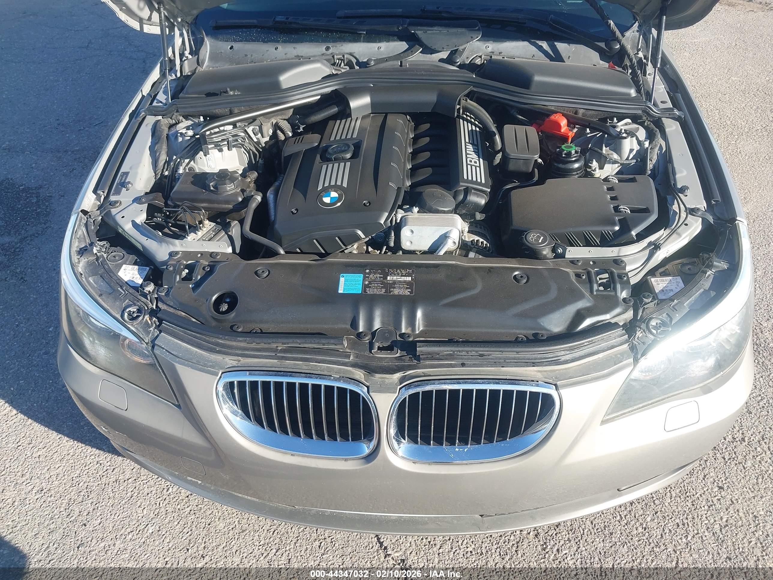 BMW 528I image 10
