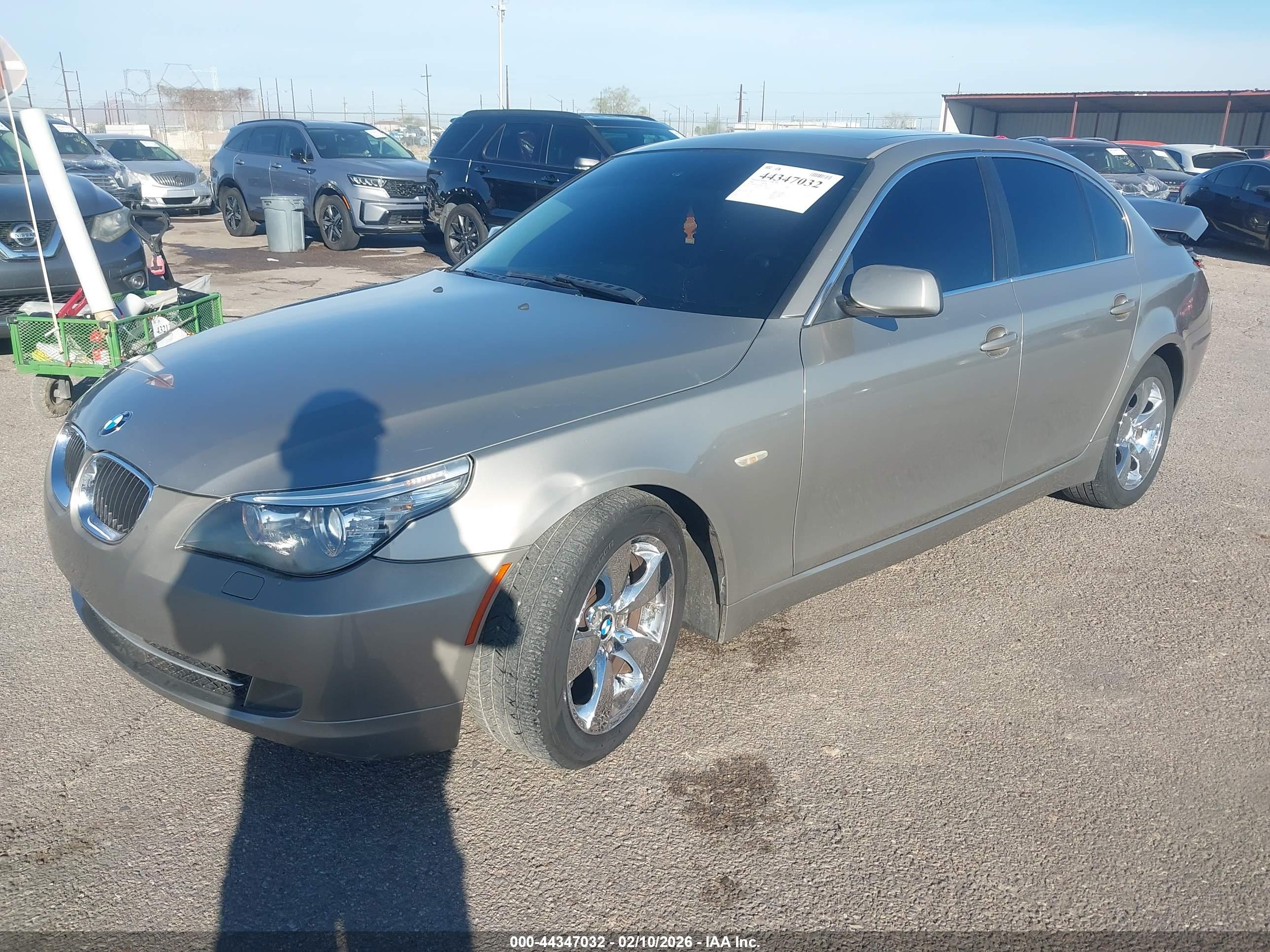 BMW 528I image 2