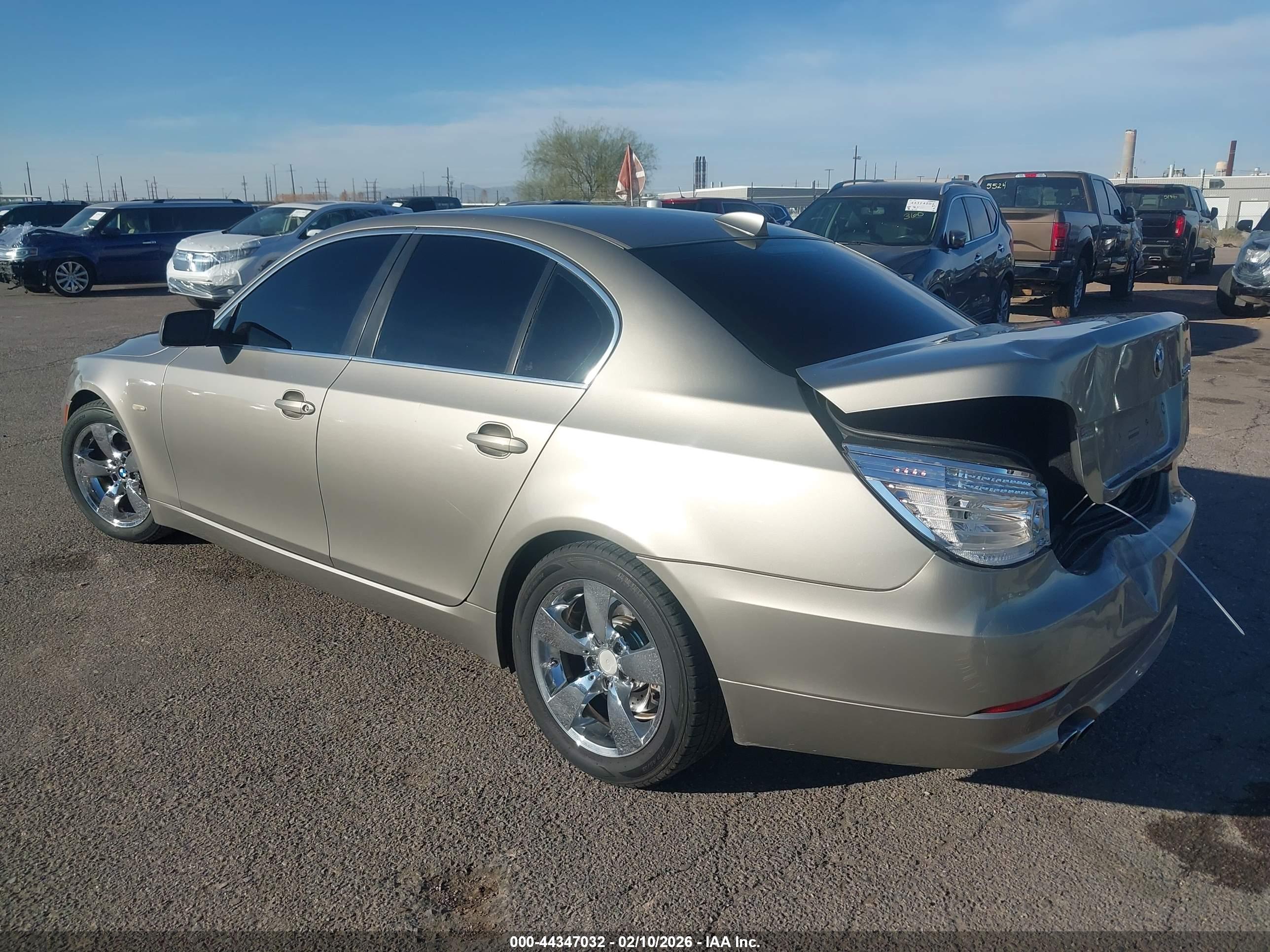 BMW 528I image 3