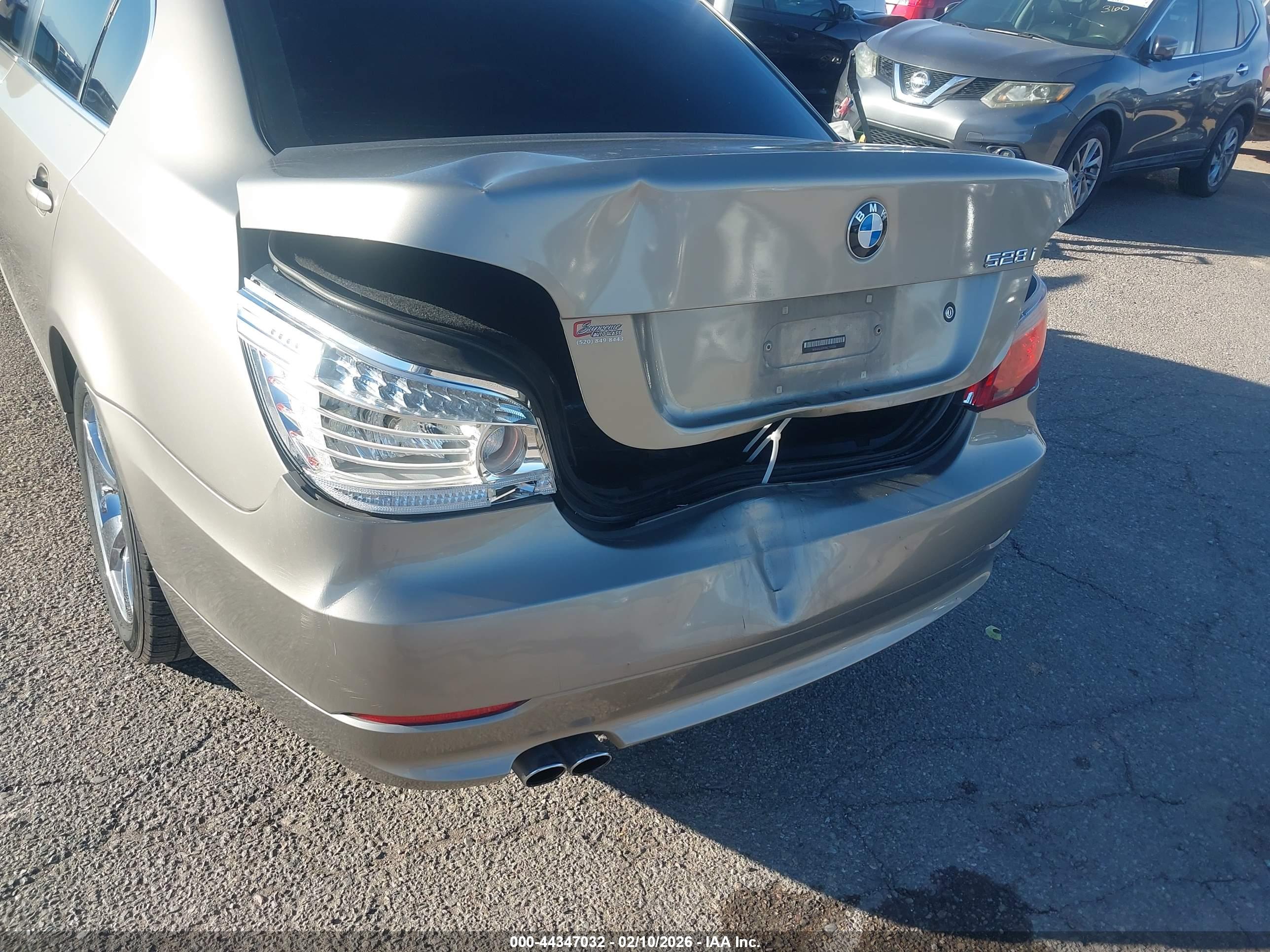 BMW 528I image 6