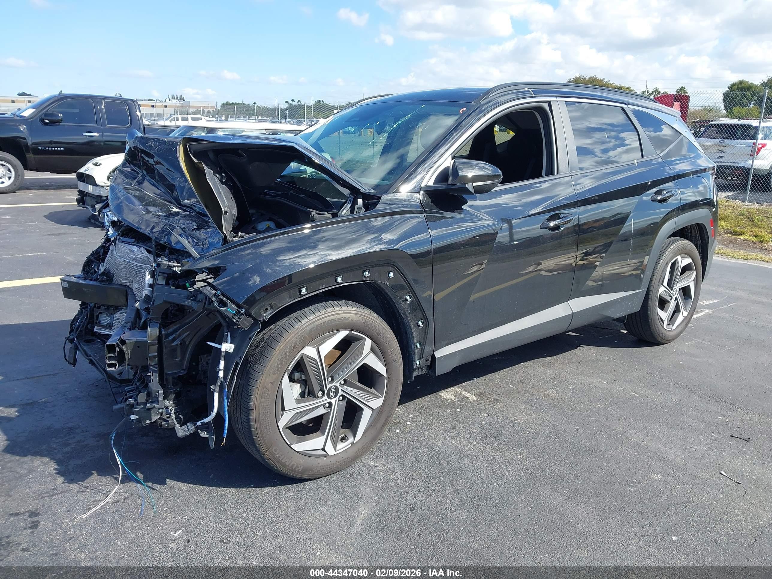 HYUNDAI TUCSON image 2