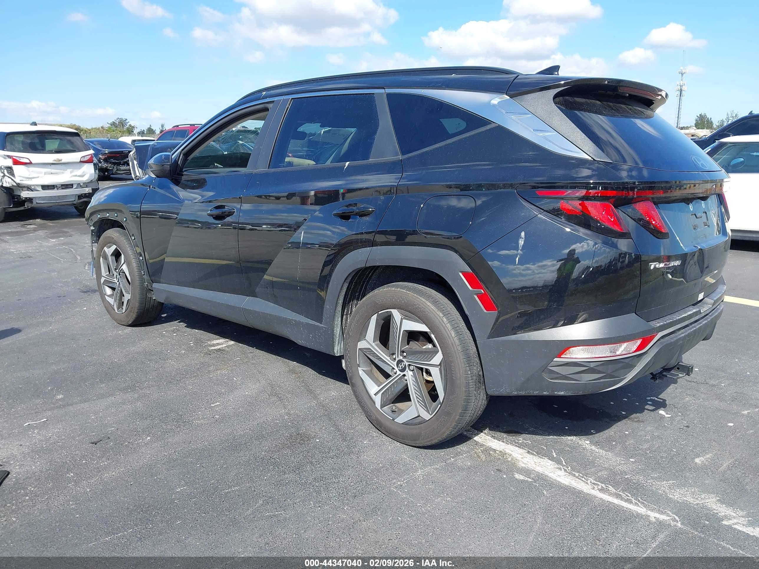 HYUNDAI TUCSON image 3