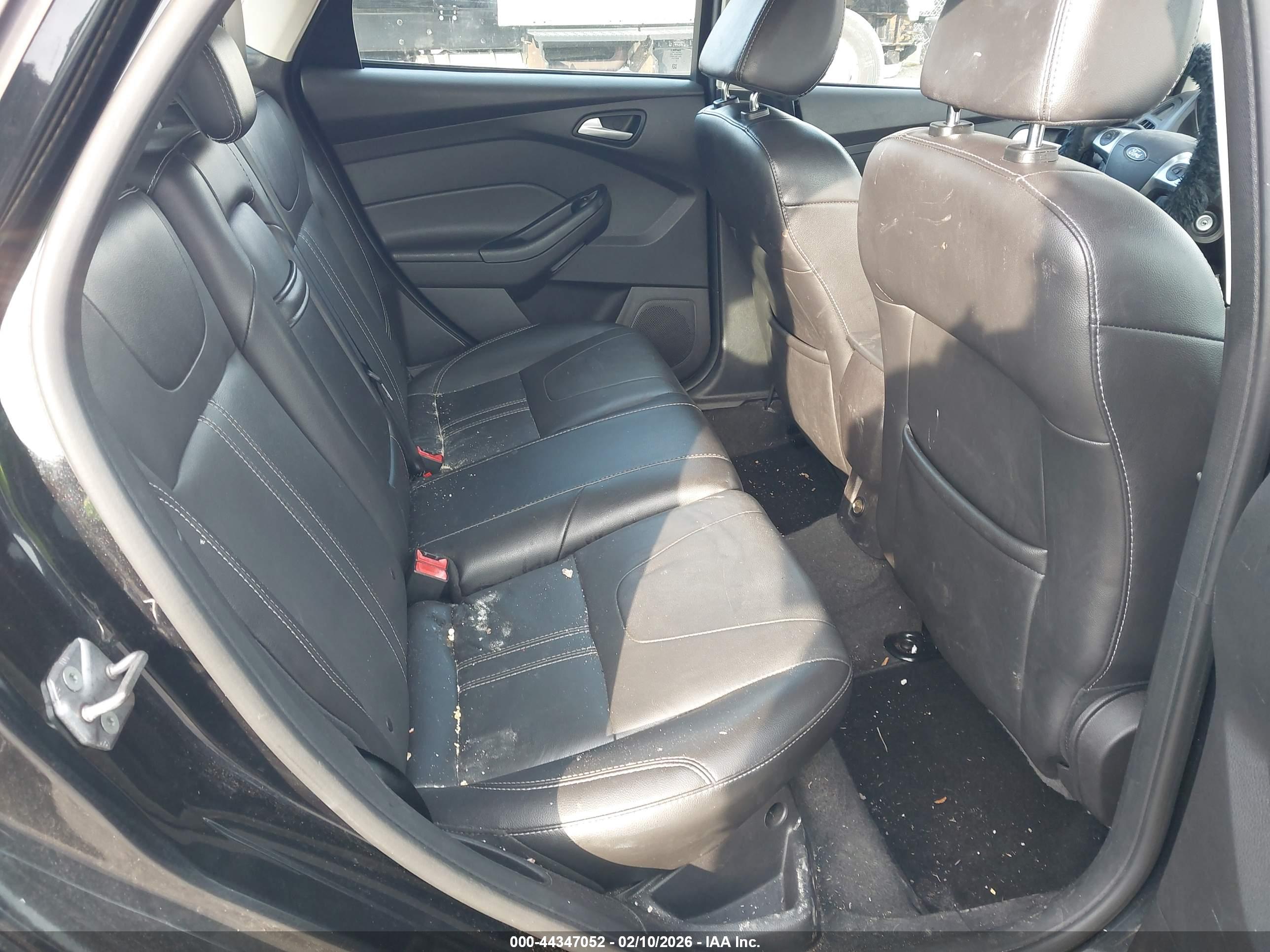 FORD FOCUS image 8